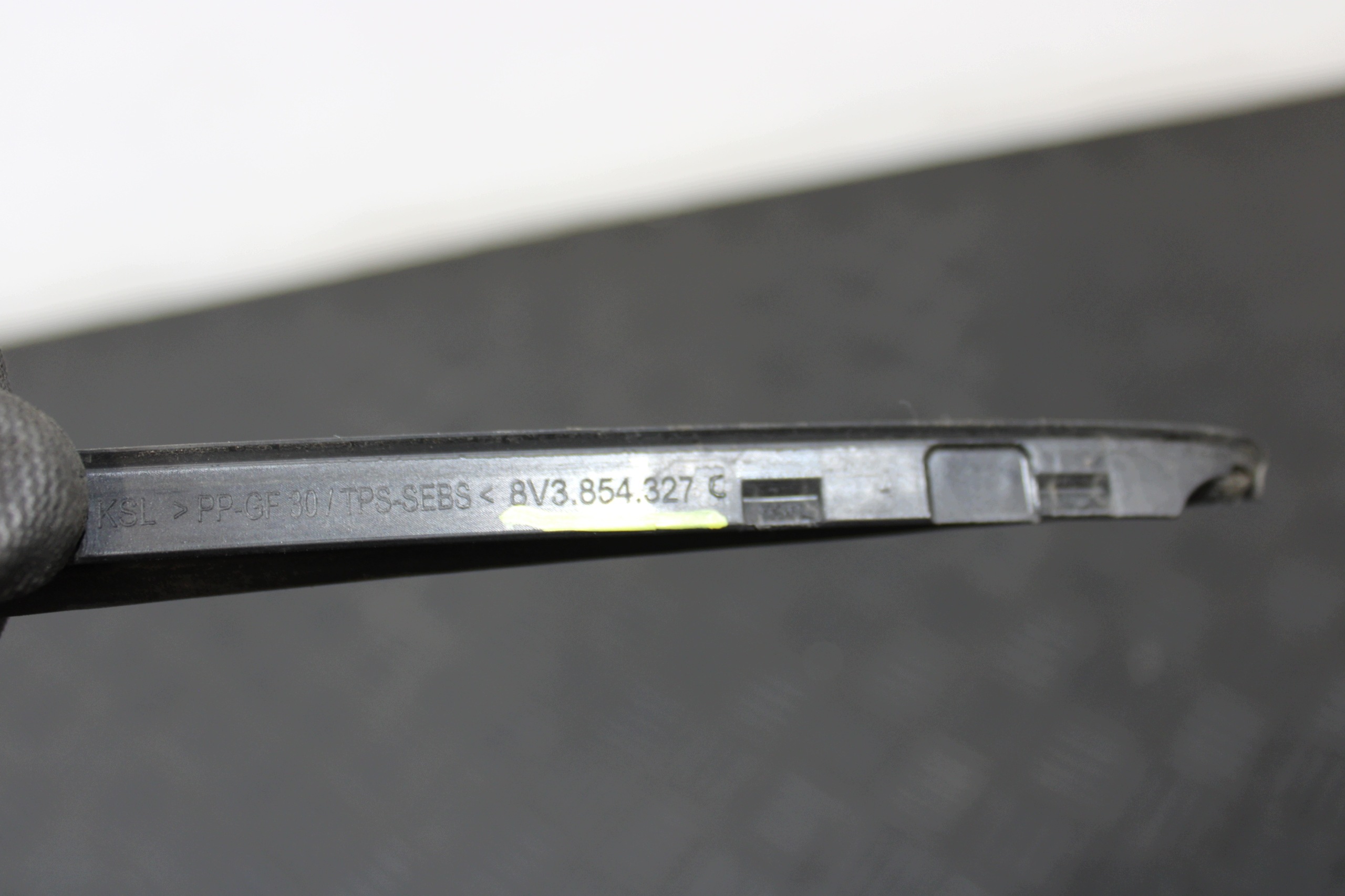 moulding cover windows CZOLOWEJ left 8V3854327C AUDI A3 8V0 8V4 2013