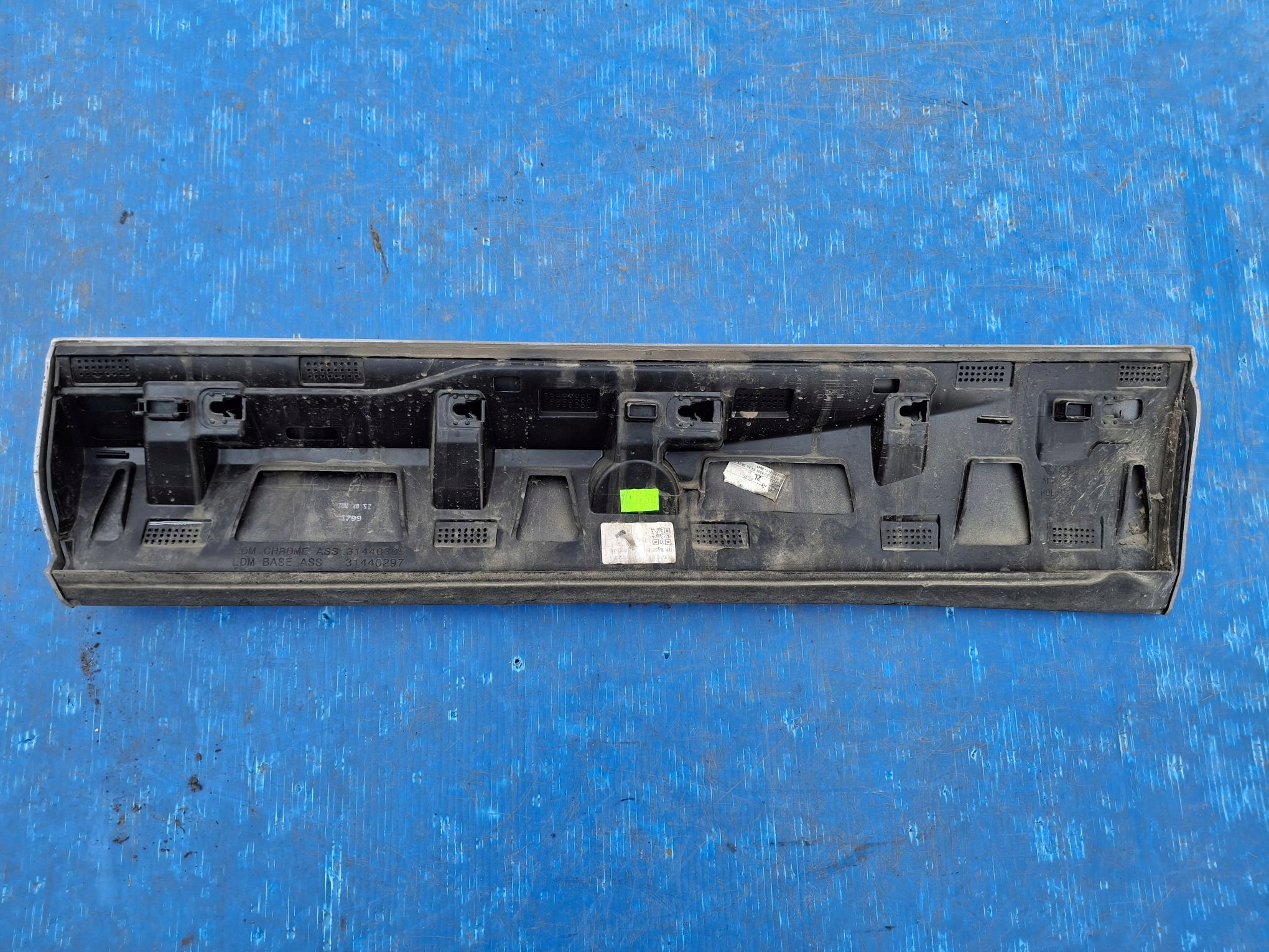 moulding for door right rear. VOLVO XC60 II 2017R