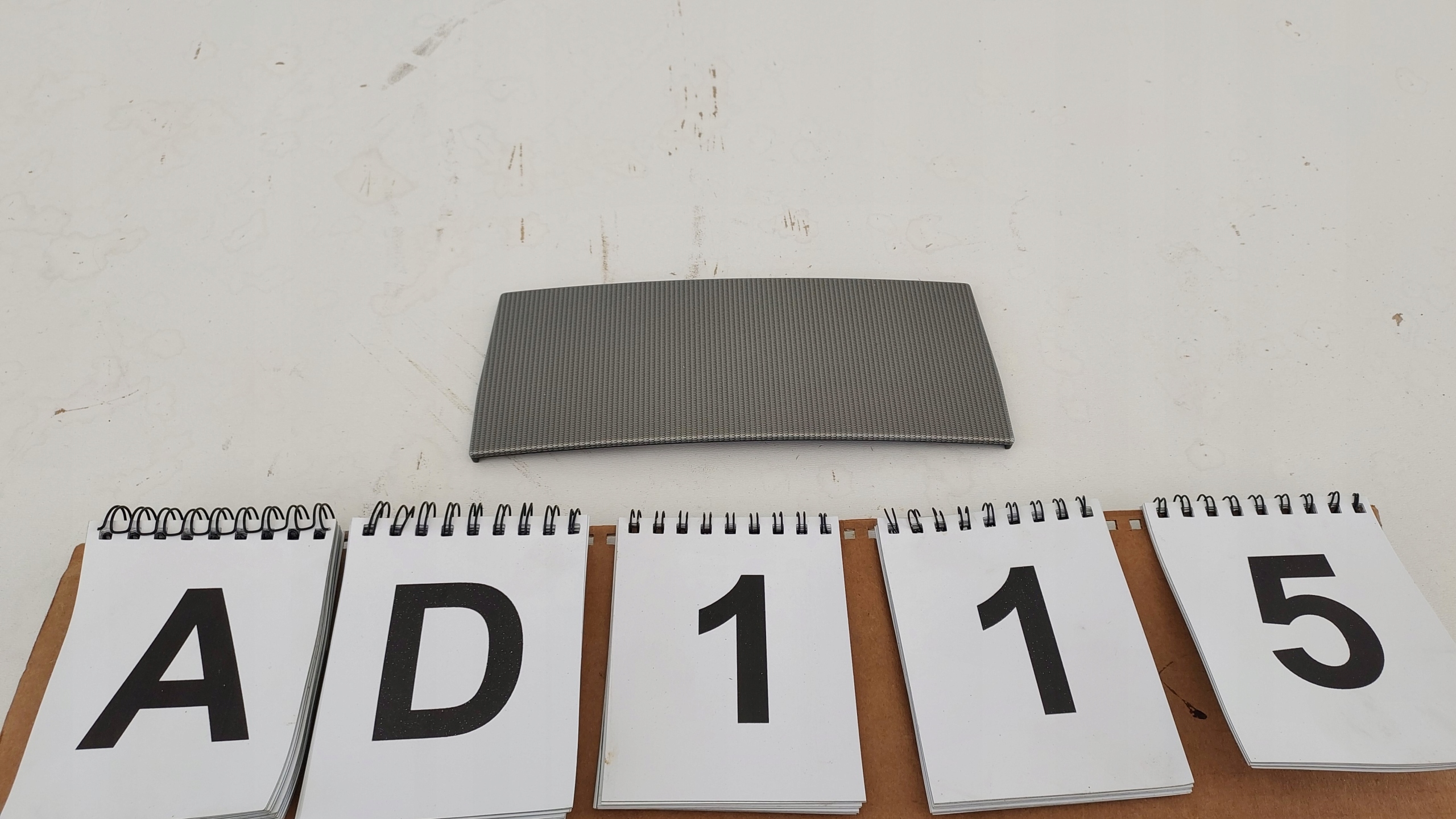 MERCEDES E W212 DEKOR LISTWA OZDOBNA TUNEL NOWE