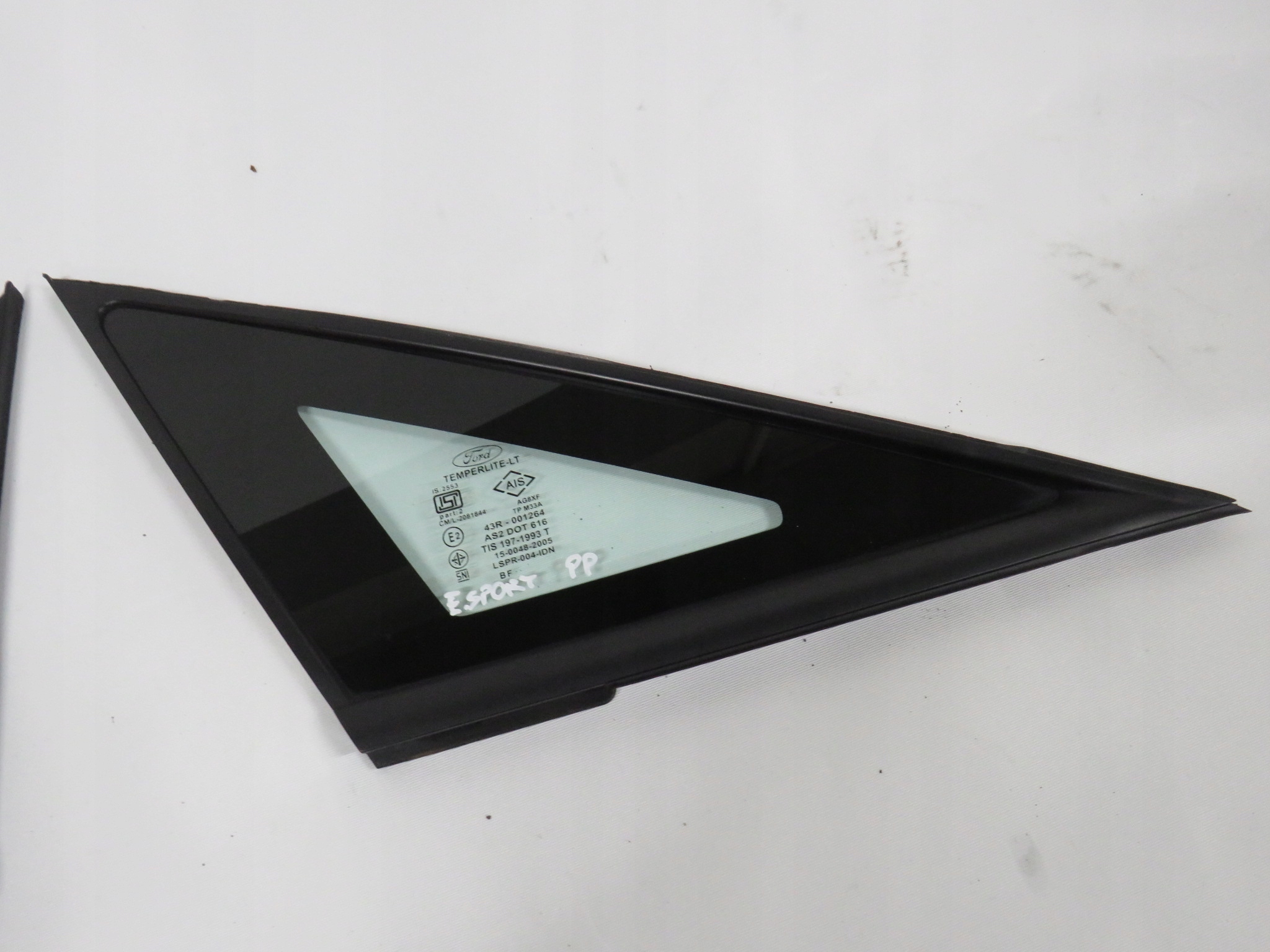 ECOSPORT II MK2 SZYBA KAROSERYJNA PRZEDNIA PRZÓD