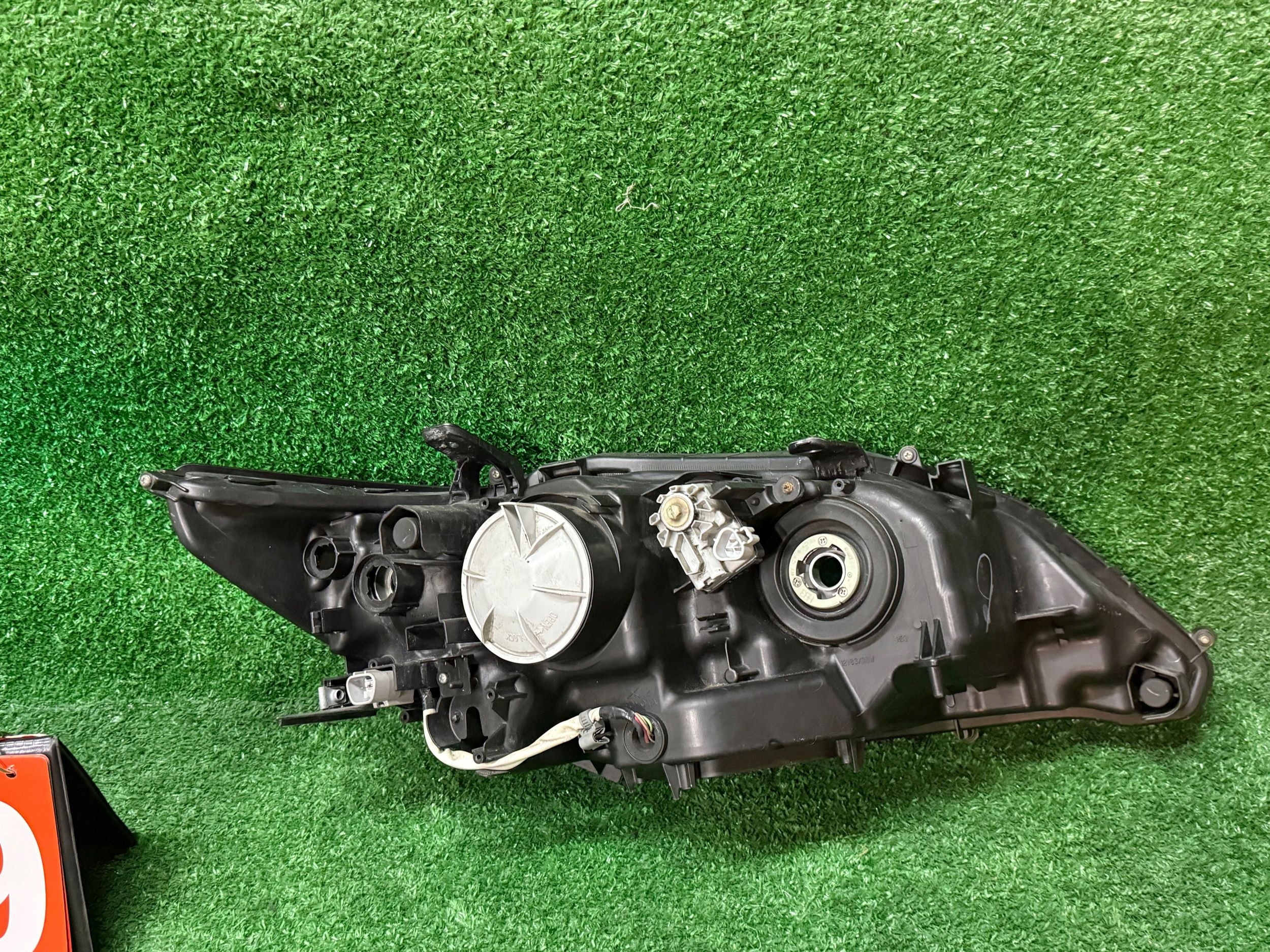 REFLEKTOR left LEXUS ES 12-15r NR.R701