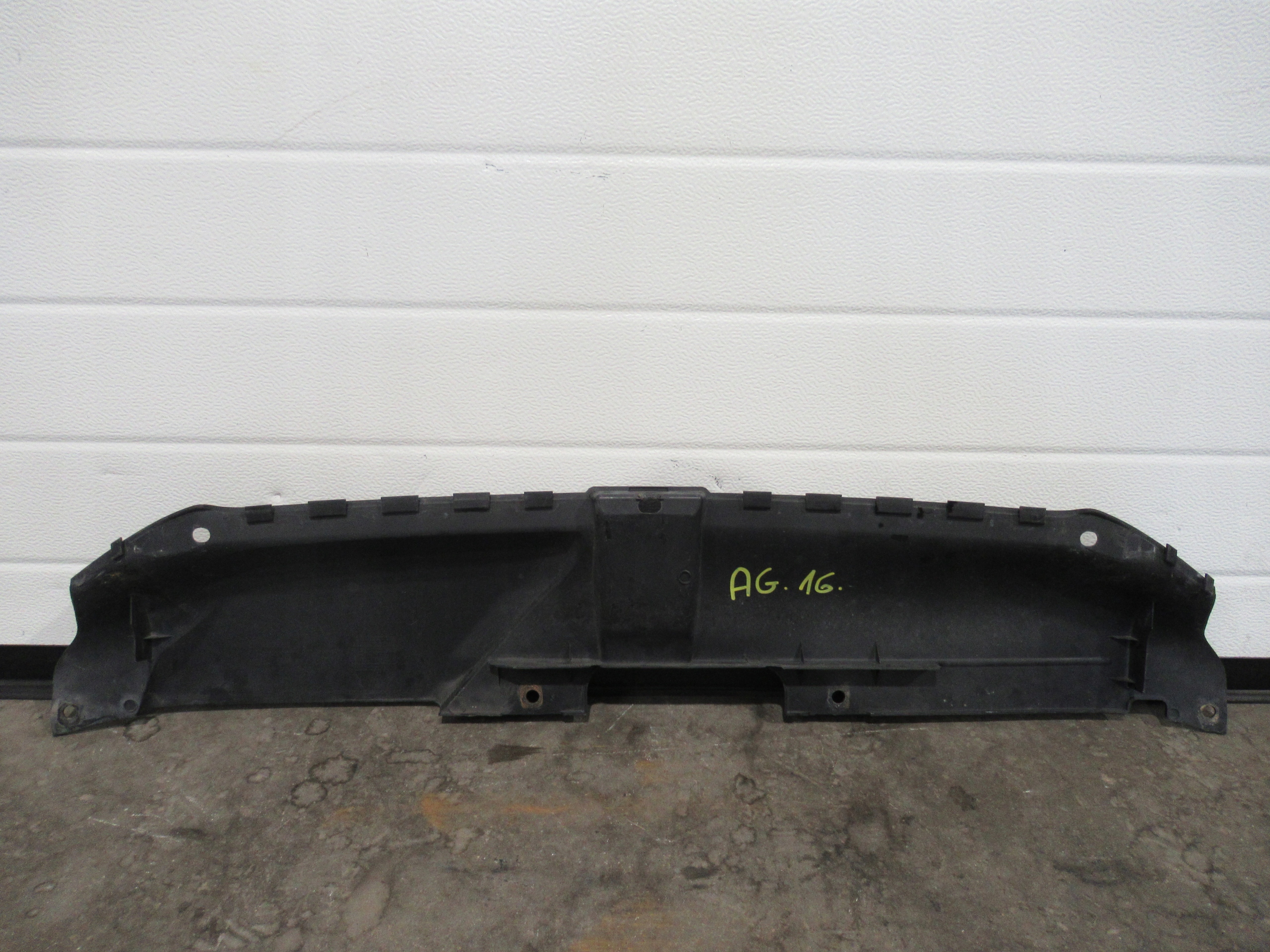 AUDI A4 B8 kryt Horn stěny předního 8K0807081