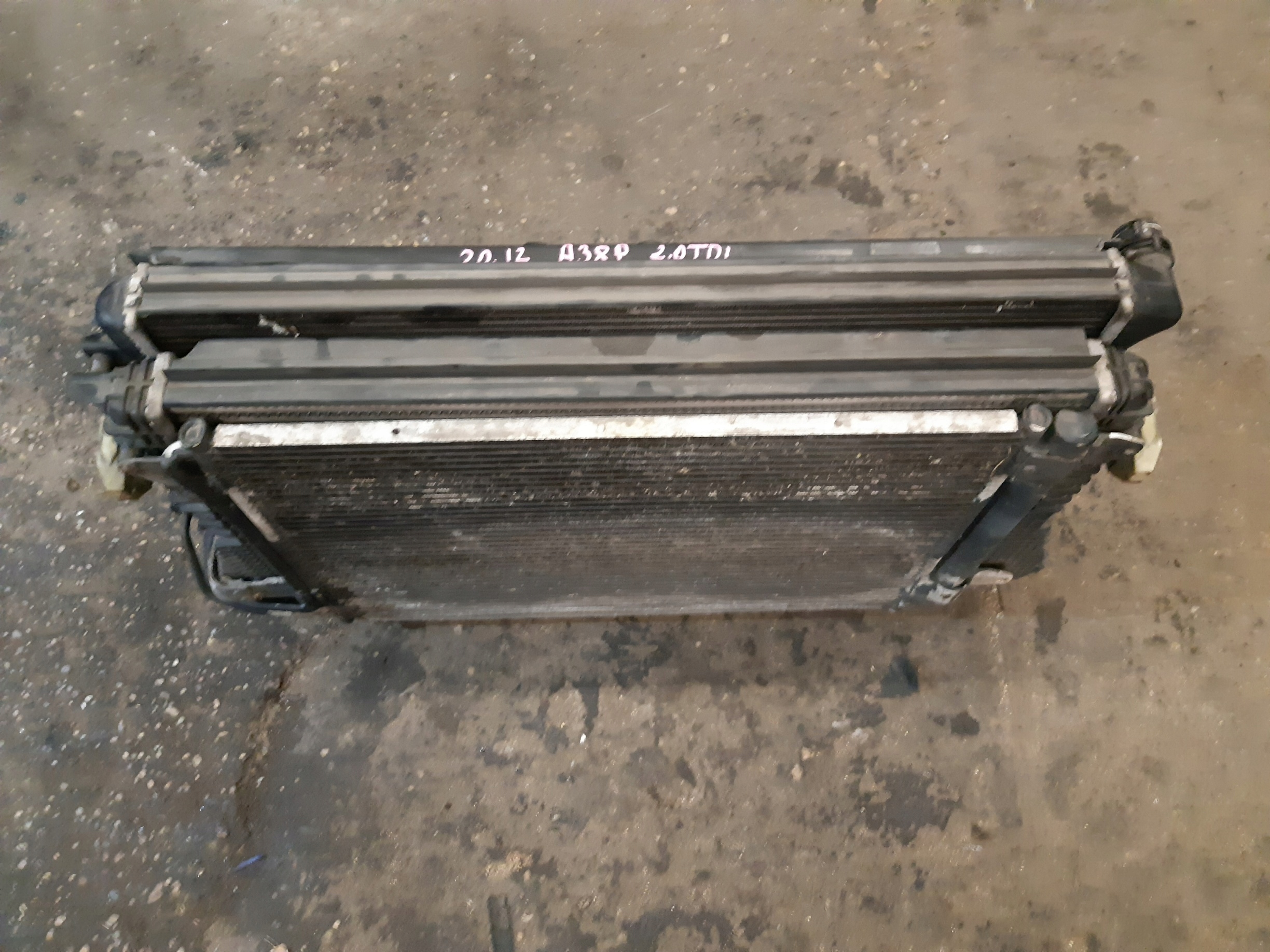 AUDI A3 8P 2.0 TDI chladiče vody ventilátor KOMPLET