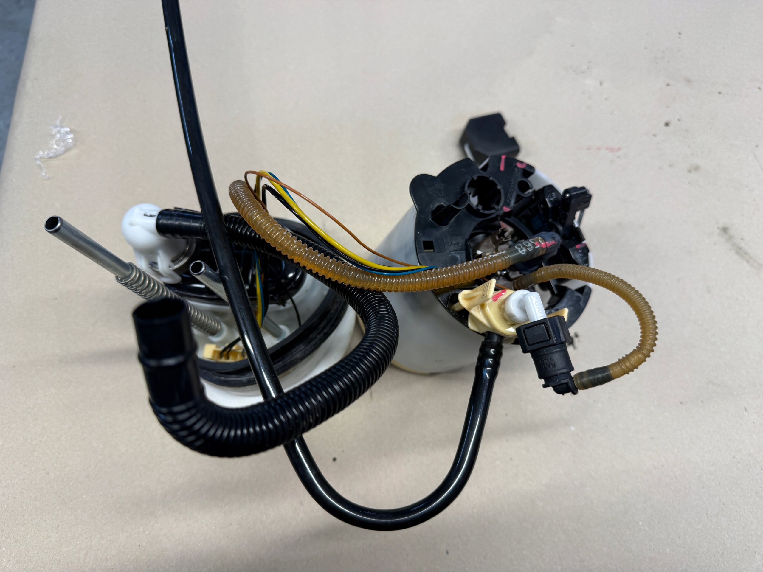 VW PASSAT B6 1.8 TSI pumpa pumpa goriva 3C0919051AE