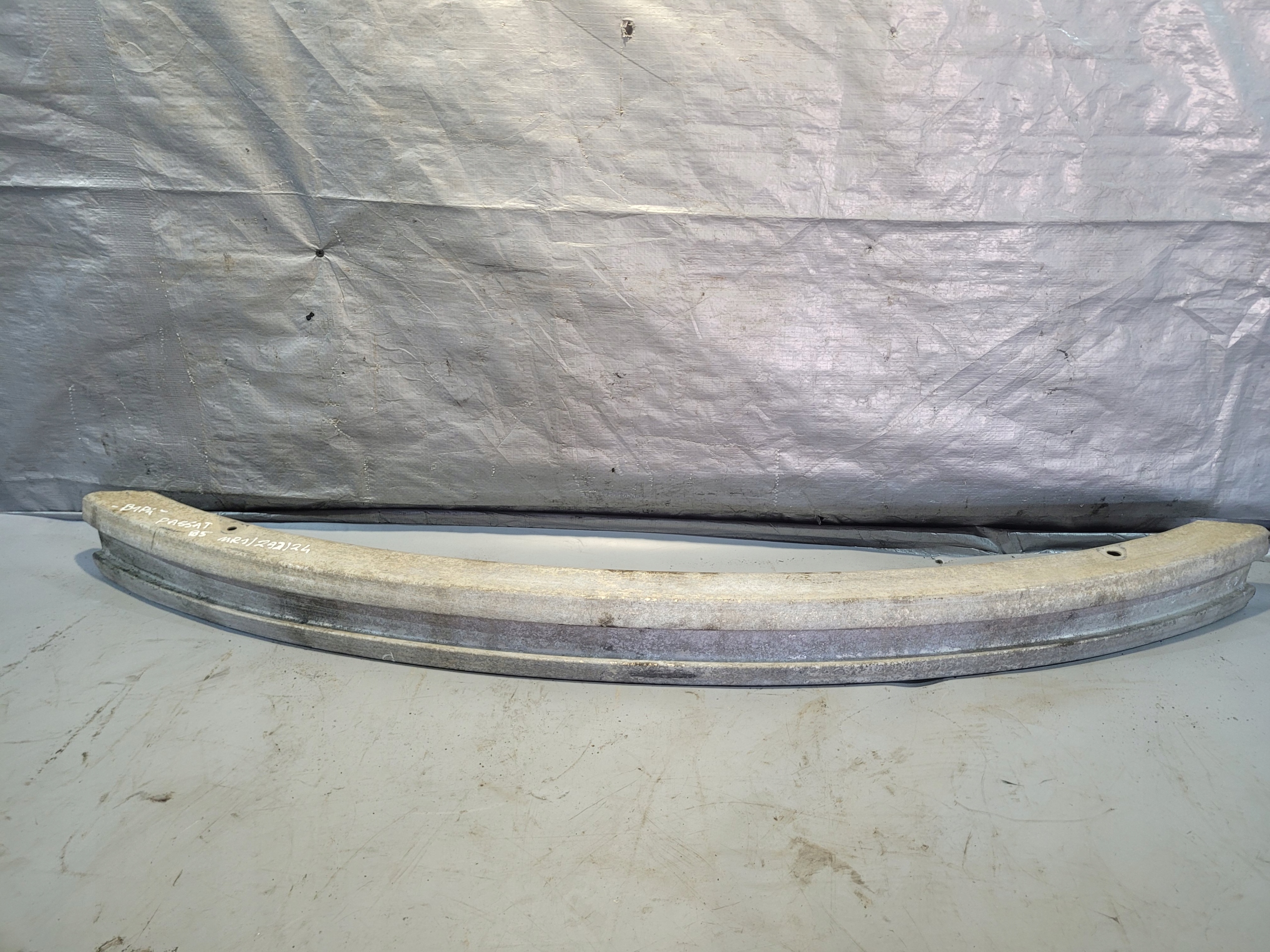bumper support front VOLKSWAGEN PASSAT B5 97r. 1.6B