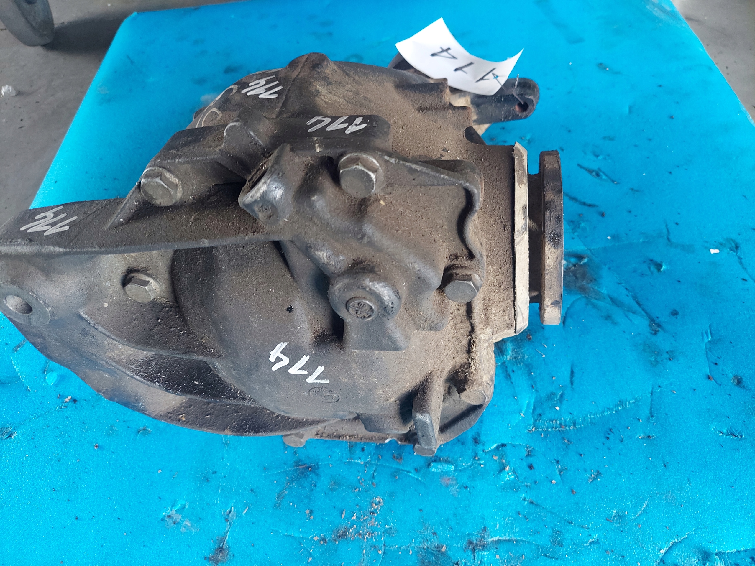 REDUKTOR diff BMW 530 D en-gjs-400-15 rear part