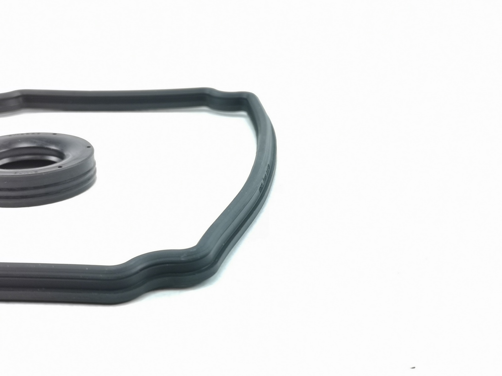 USZCZELKA POKRYWY ZAWORÓW CHRYSLER NEON 1.6 01-06 Producent części Elring