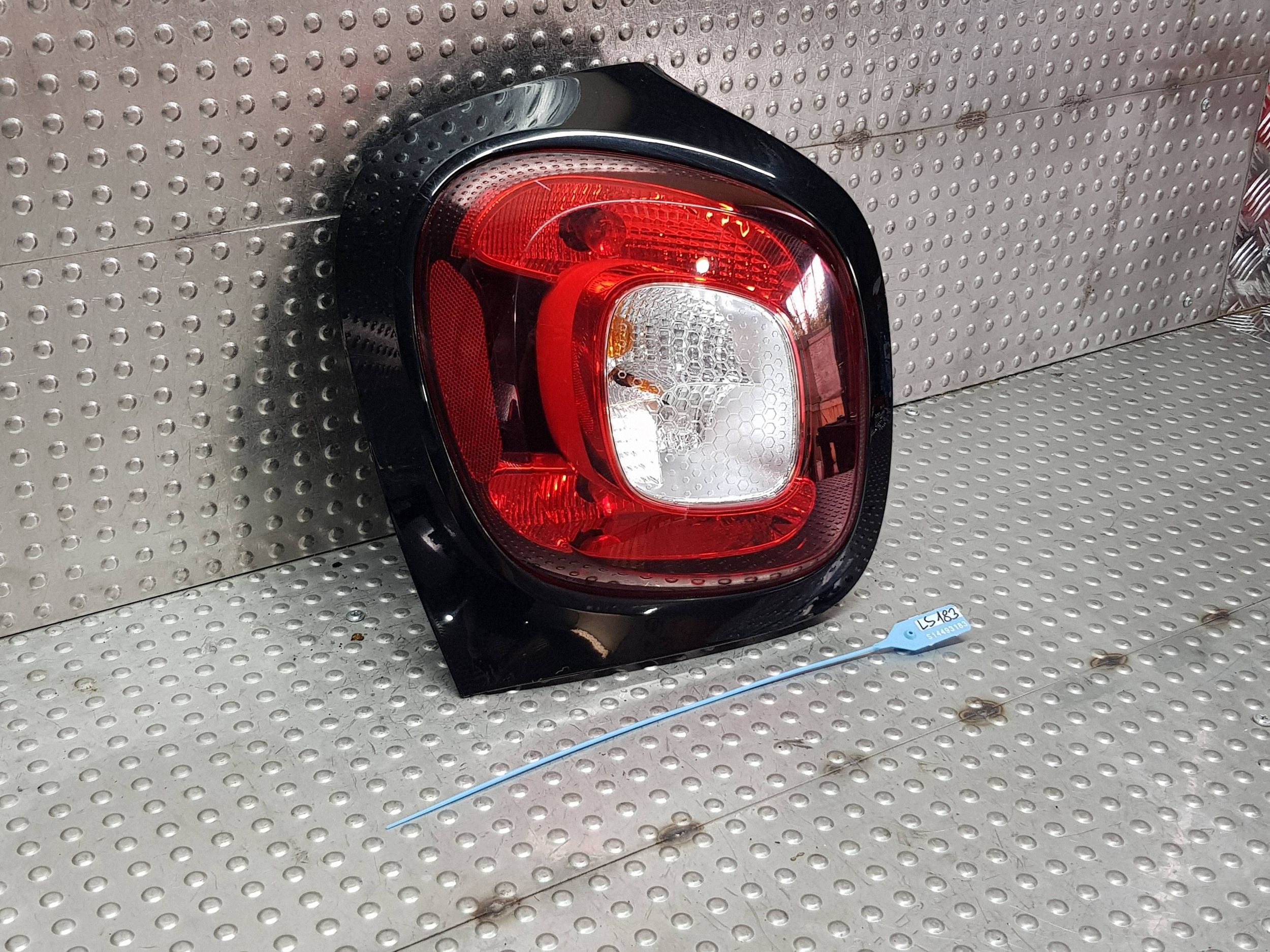 light left rear part A4539063100 SMART FORFOUR II 14