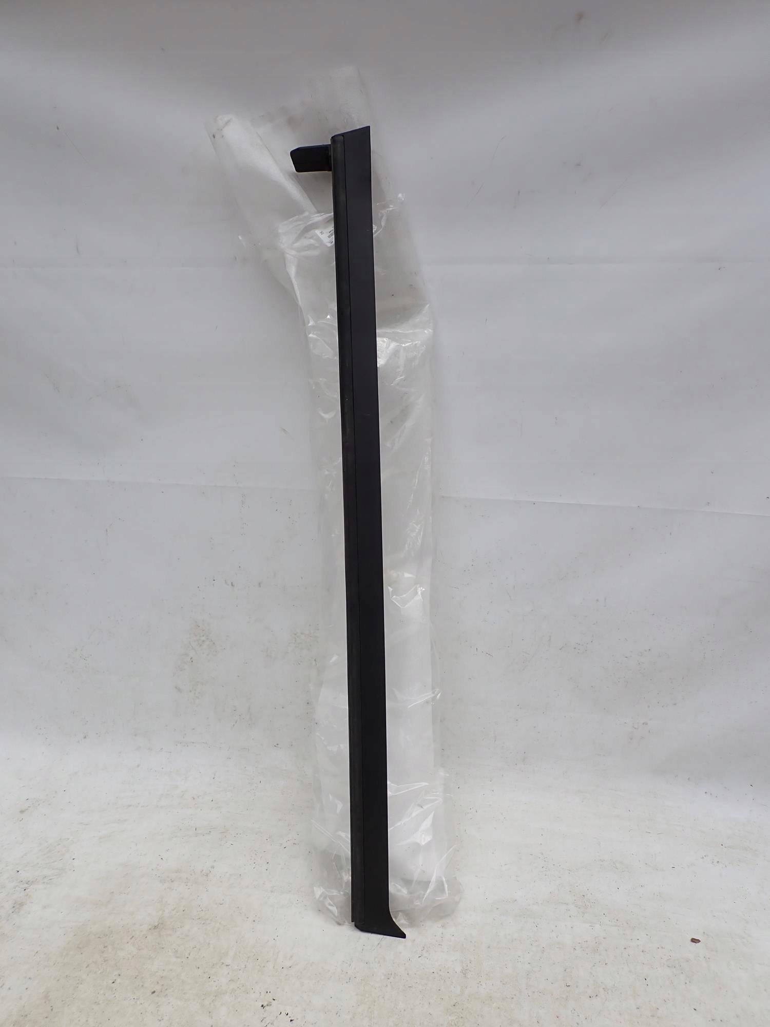 HYUNDAI TUCSON IV 4 20-> threshold right moulding threshold right