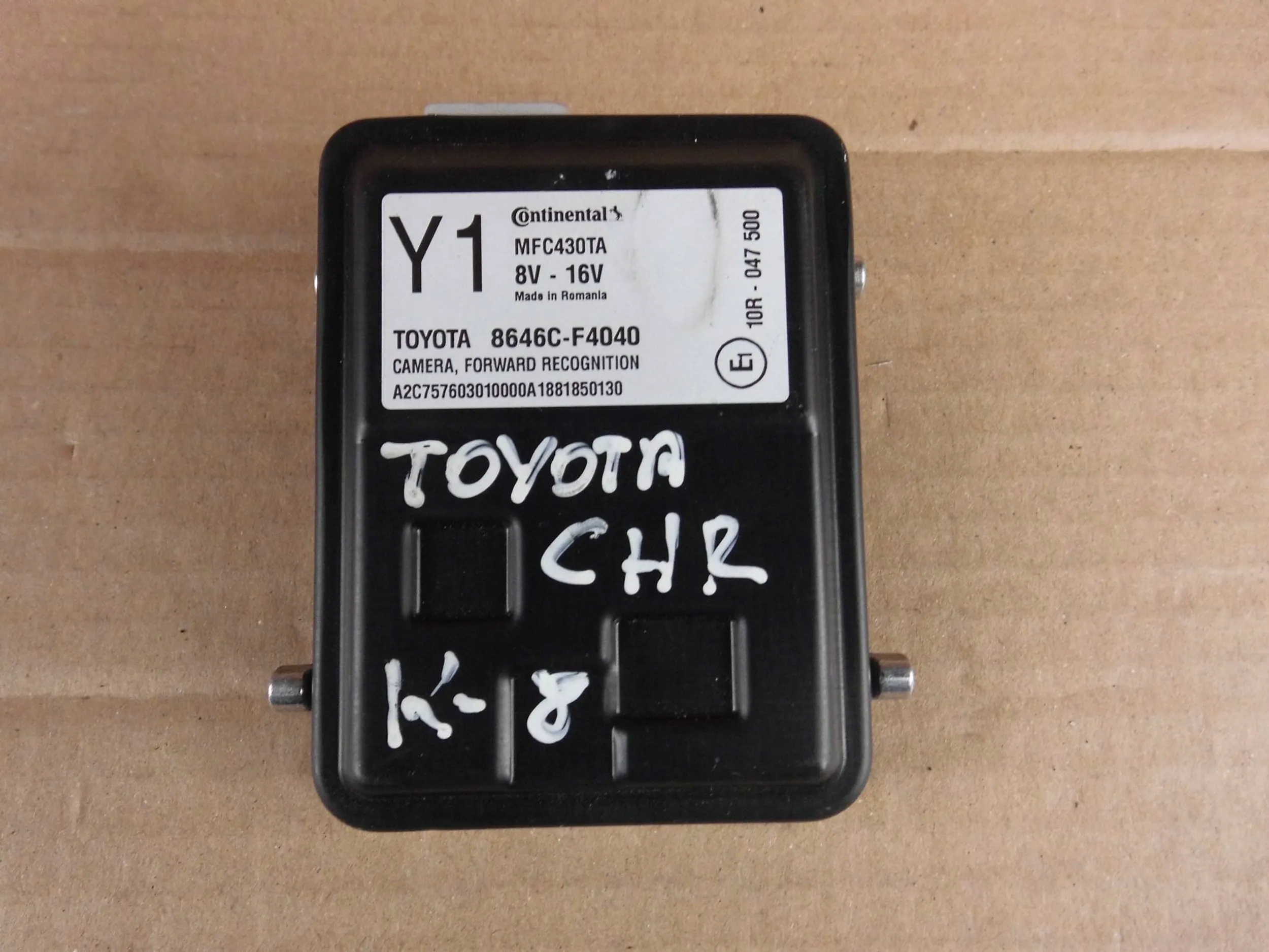 Toyota CHR kamera windows czolowej 8646CF4040