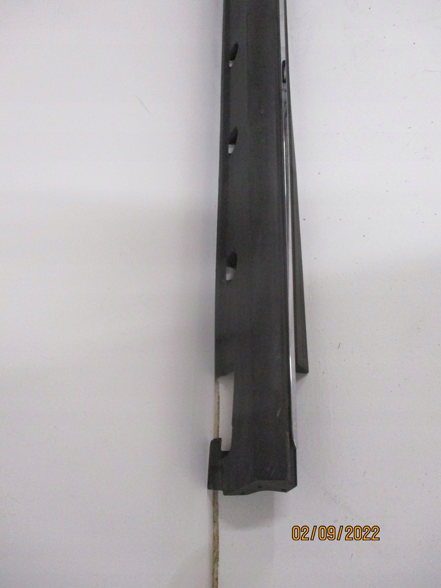 cap threshold Mercedes ML A1666980354 right
