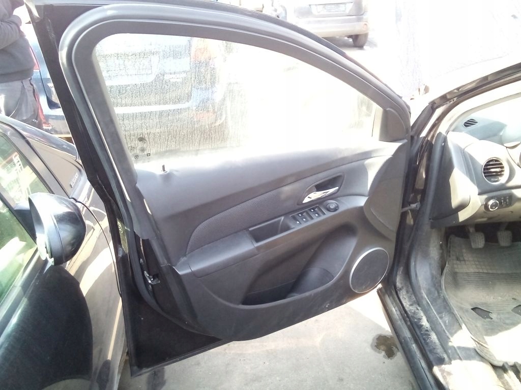Chevrolet Cruze door left front front GAR