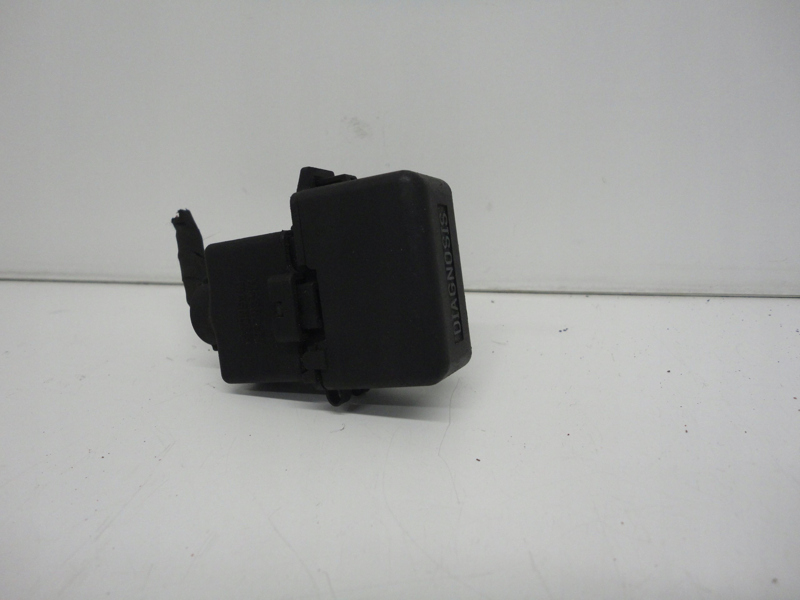 2 - KIA CEED I30 II диагностический разъем OBD2 2012-