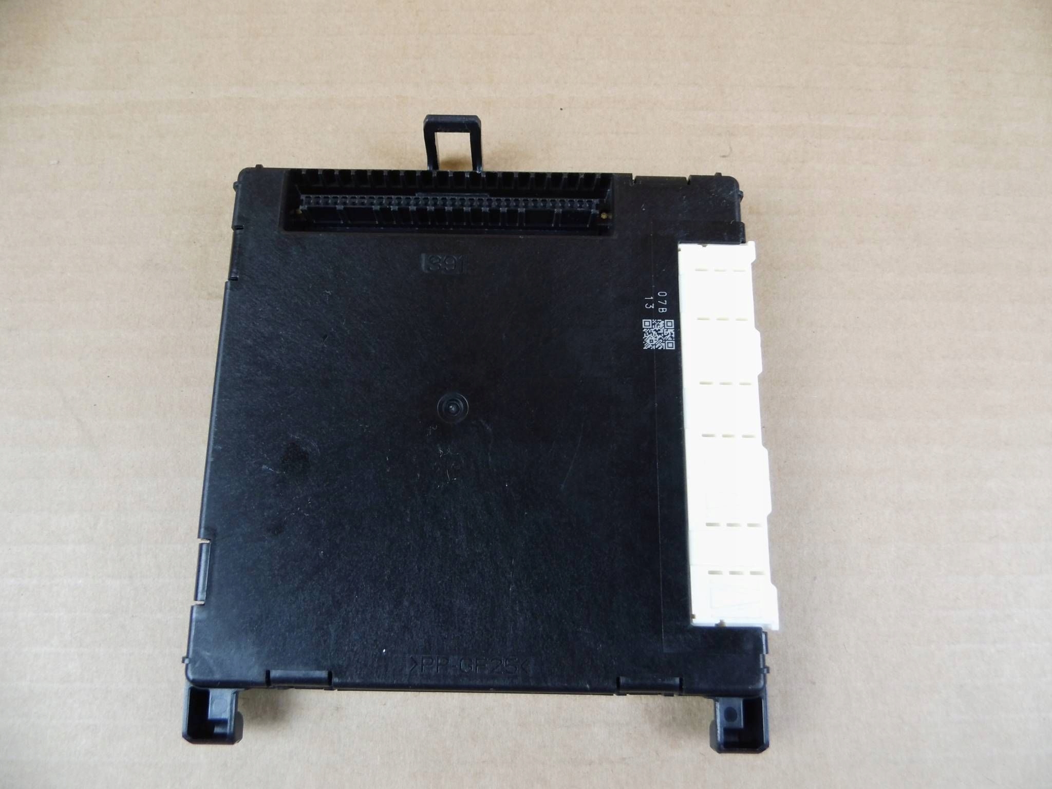 Lexus NX NX300H module computer control unit komfortu MPX BODY 89221-78040