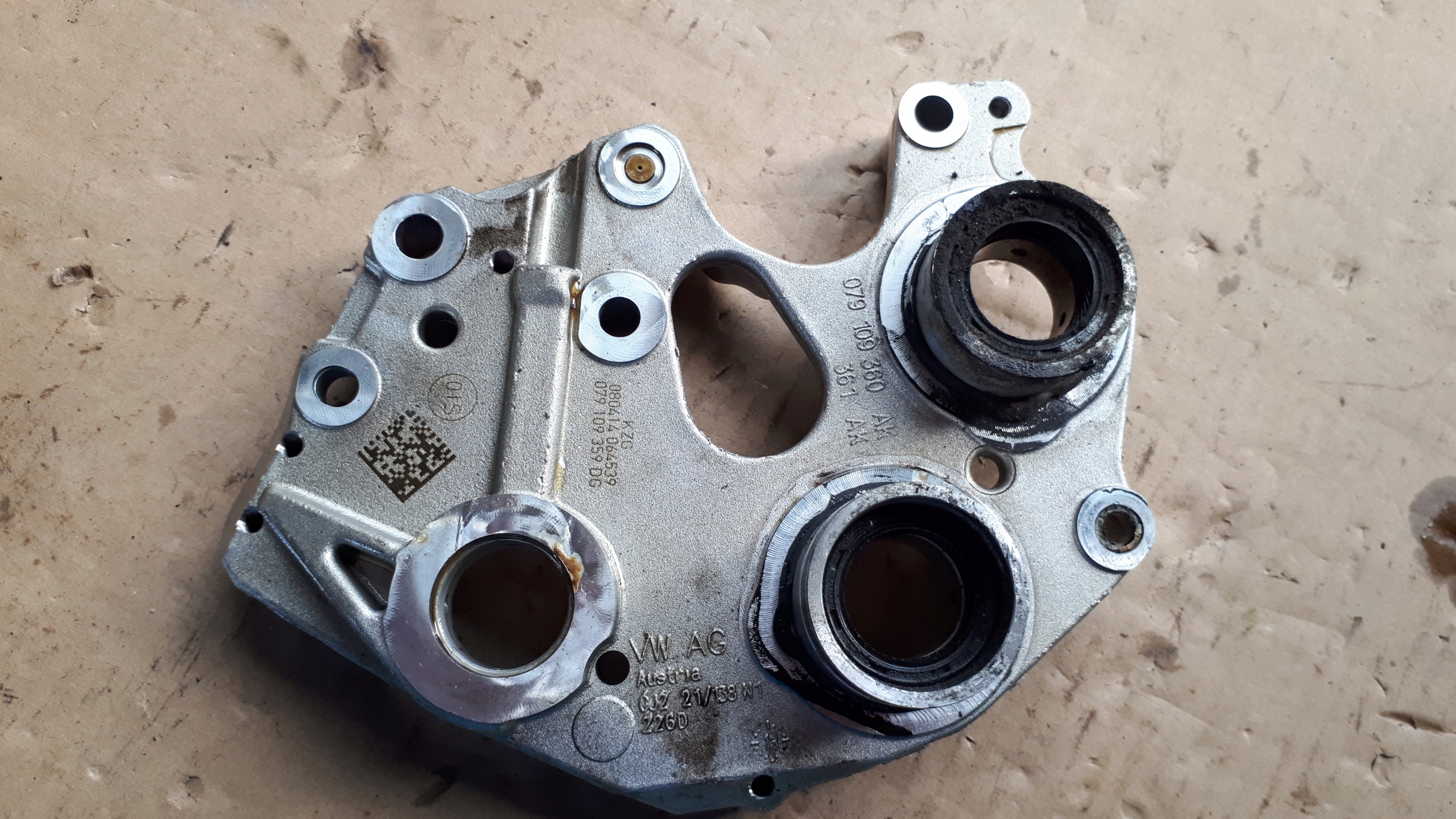 S6 C7 4G A6 COUVERCLE CARTER DISTRIBUTION 4.0 TFSI S7 4G S8