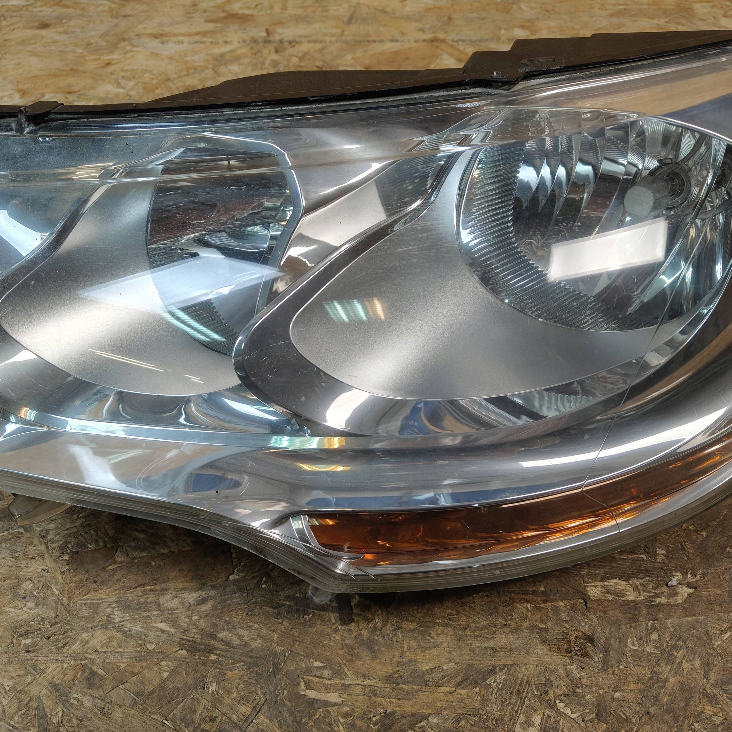 Reflektor vorne Seite links Citroen C4 II B7