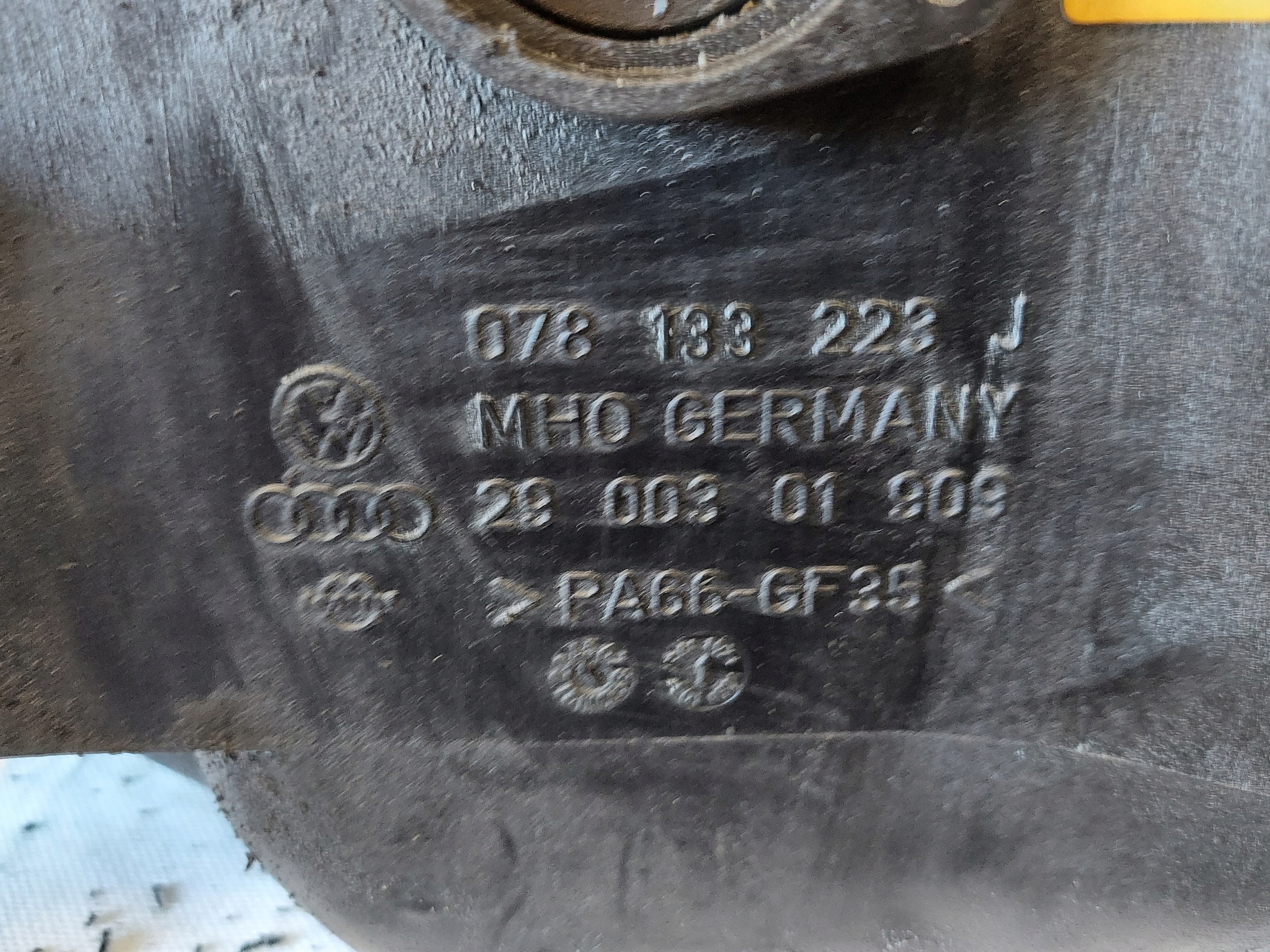 intake manifold A6 C5 A4 B5 SUPERB 2.8 V6 078133151D
