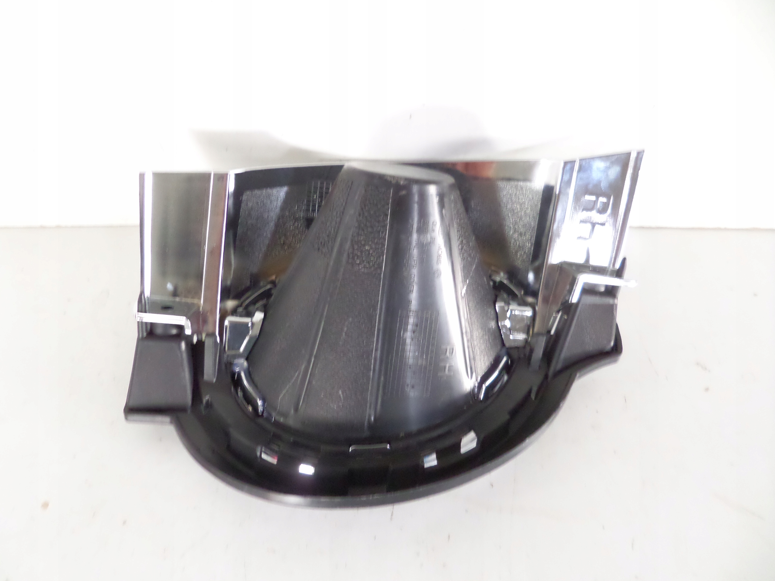 spoiler tlumika chrom right KIA SPORTAGE IV 18