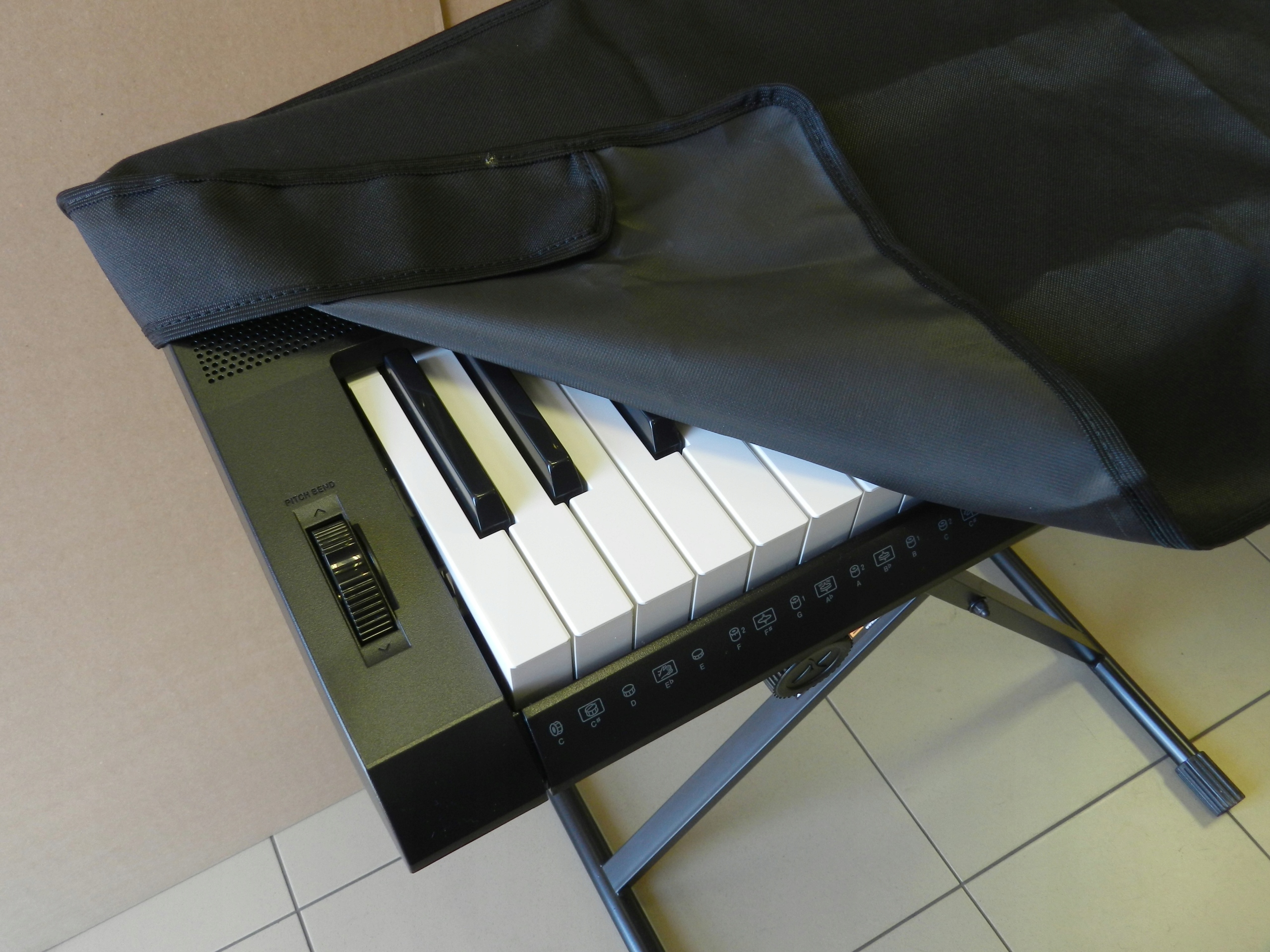 Narzuta pokrowiec na Keyboard BELTI 96x46x6cm Marka Belti