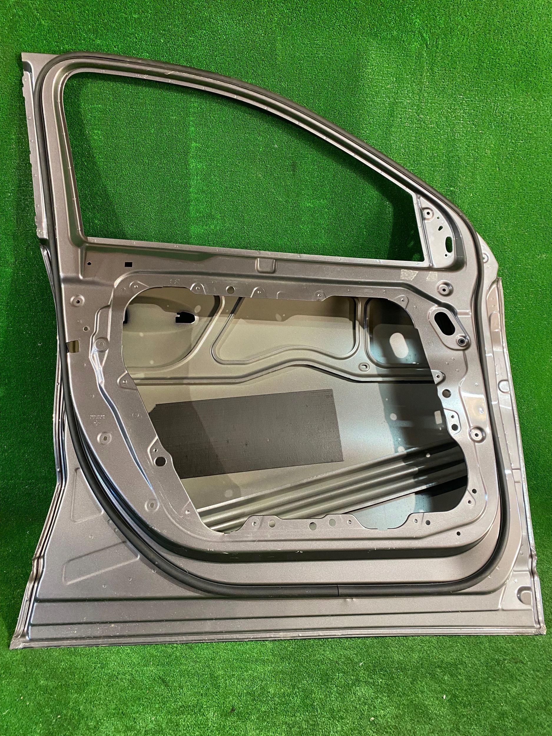 door front left left front MERCEDES GLA W247