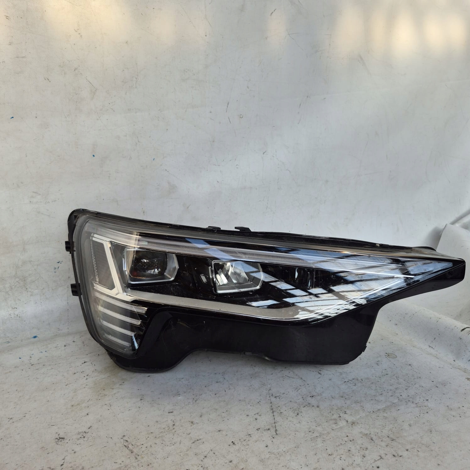 AUDI E-TRON 4KE light right front front FULL LED 4KE941040D