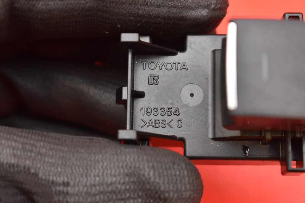 switch lifting windows right rear part 193354 TOYOTA COROLLA E21 19-21