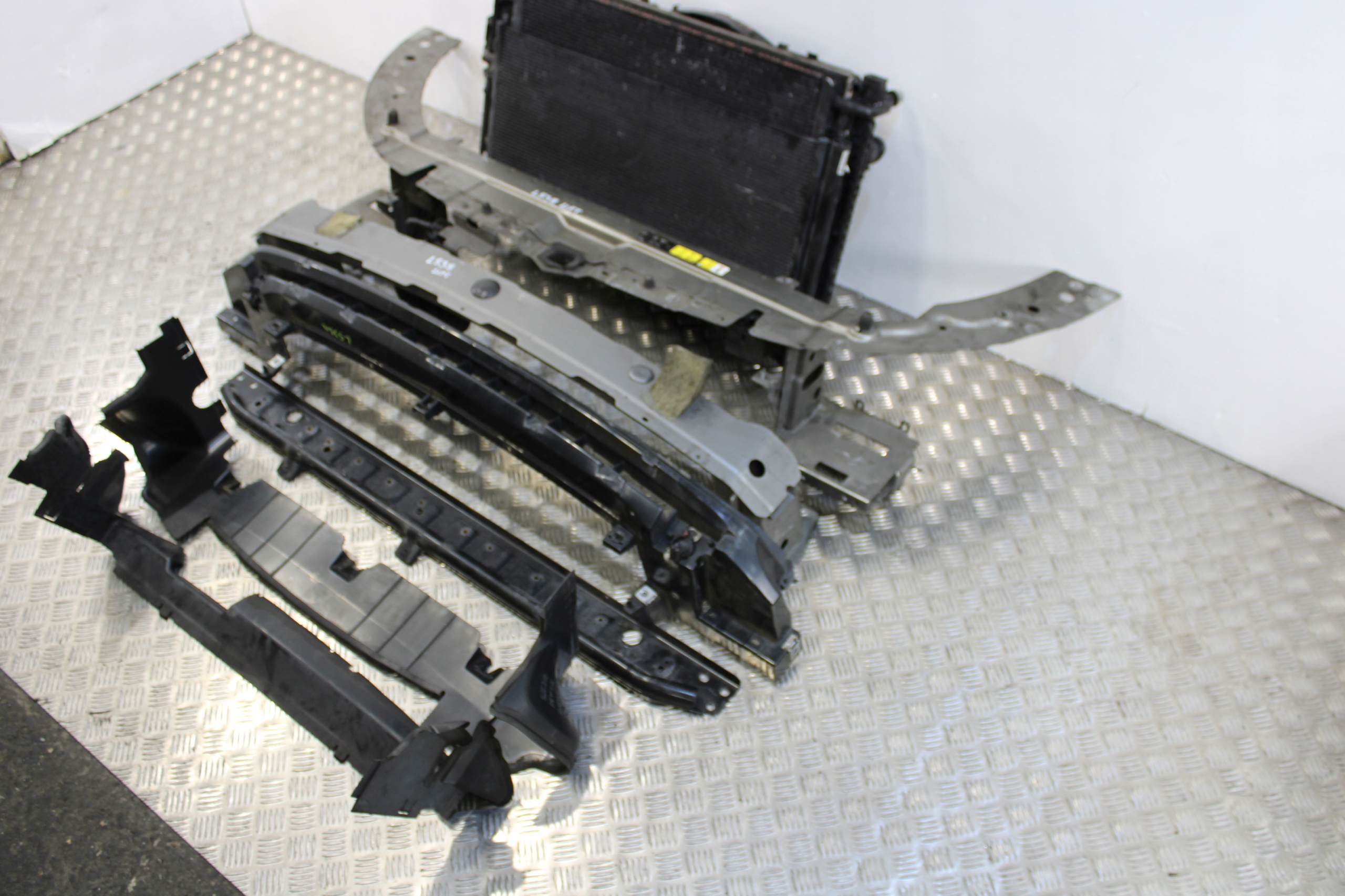 support panel for radiators front pillar radiator LAND ROVER EVOQUE L538 LIFT 2,0D