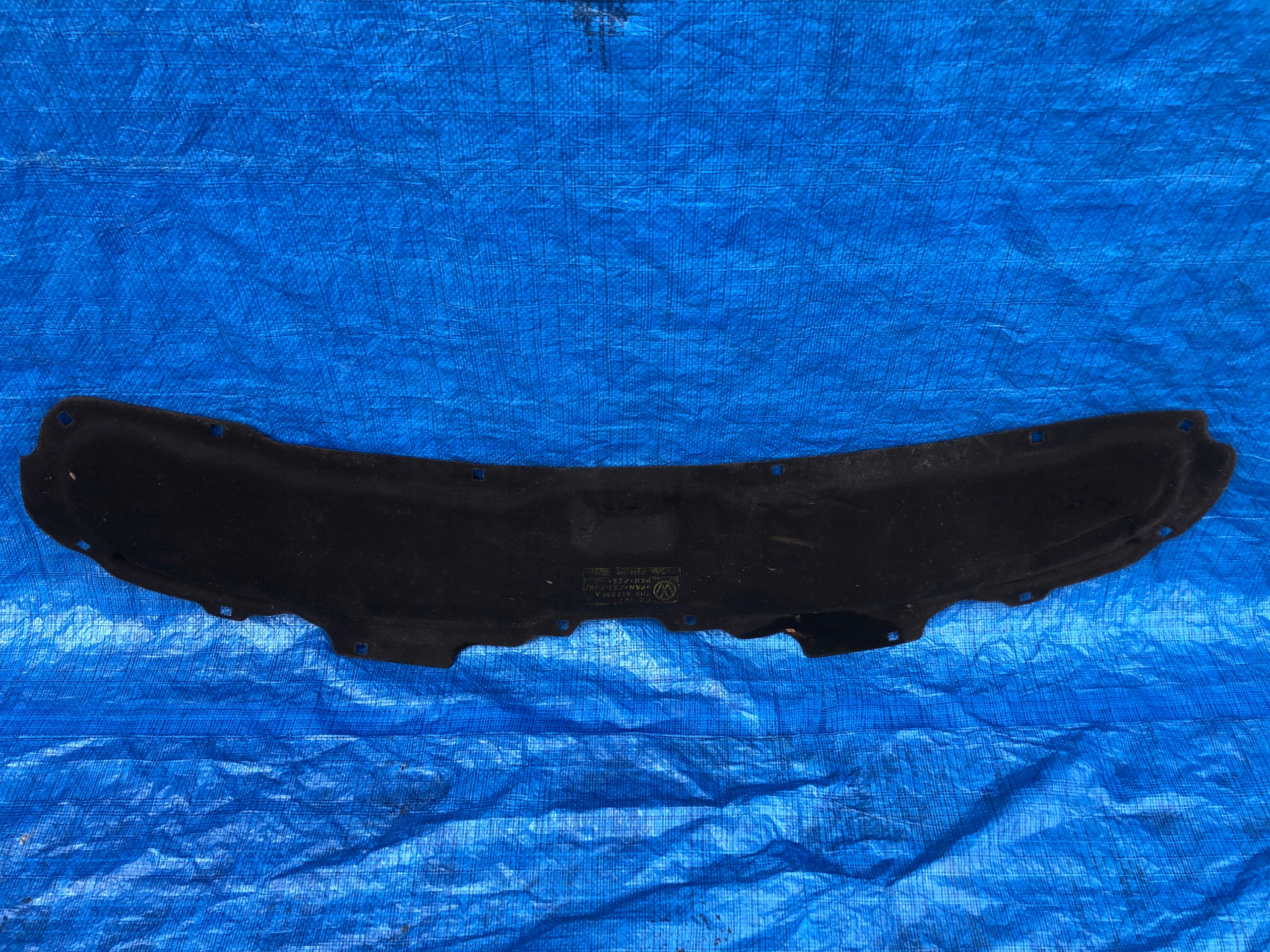 7E0863835A - Звукоізоляція капота VW T6