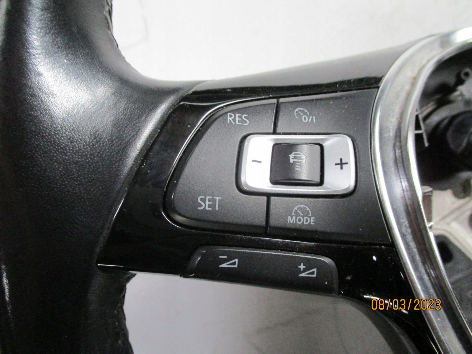 steering wheel, VW Tiguan 5NA