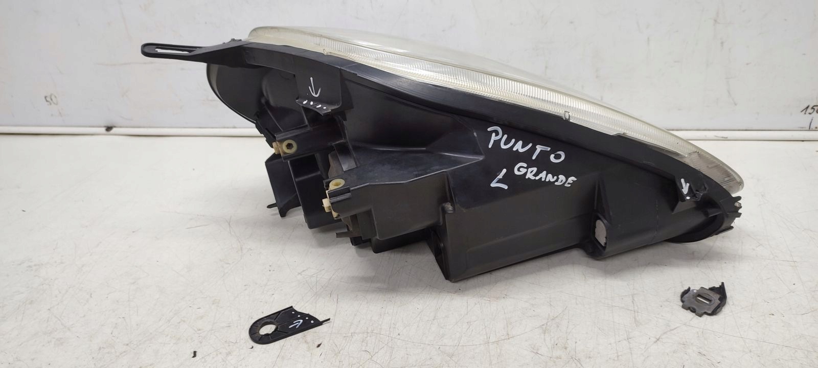 light front front left Fiat Grande Punto