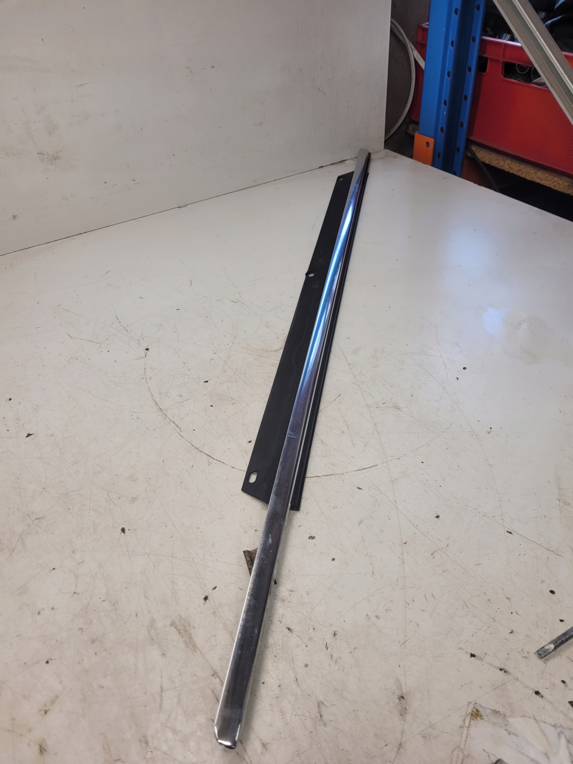 moulding CHROM windows door right front AUDI Q7 4L 4L0853284A