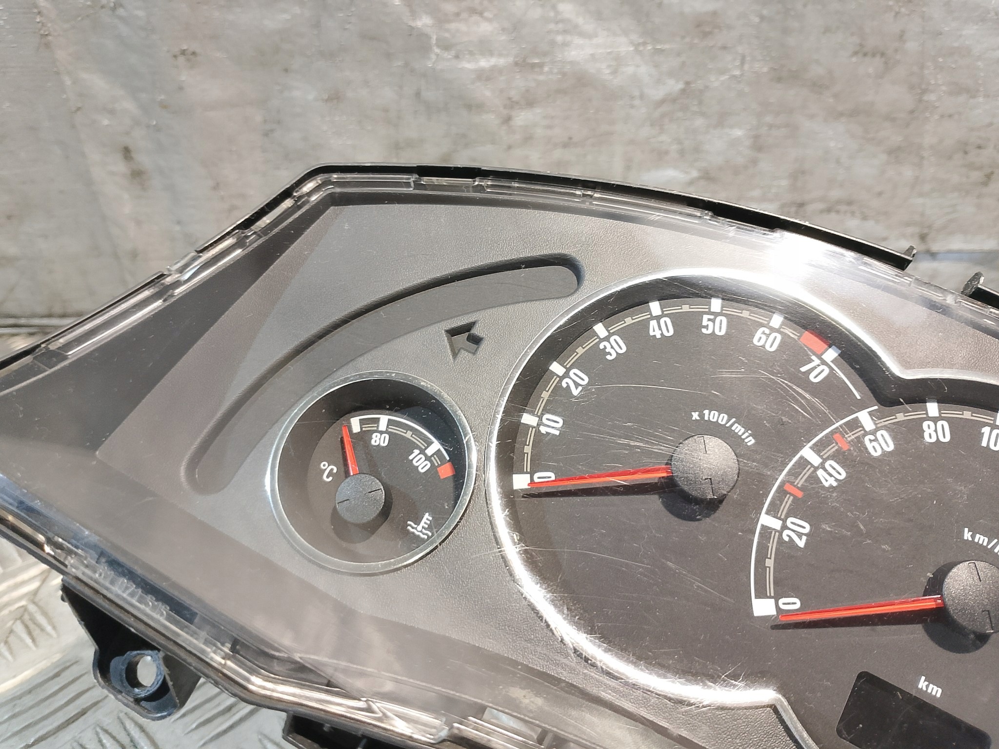 dials PREDKOSCIOMIERZ OPEL MERIVA A 1.6 B 13201076BH