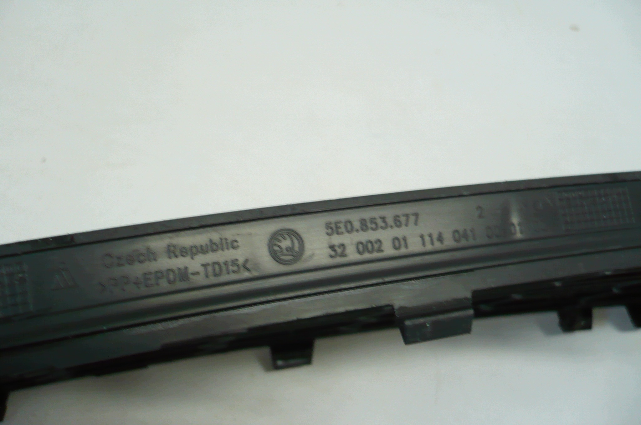 SKODA OCTAVIA III 3 , 2012-15 grid of a bumper central front original
