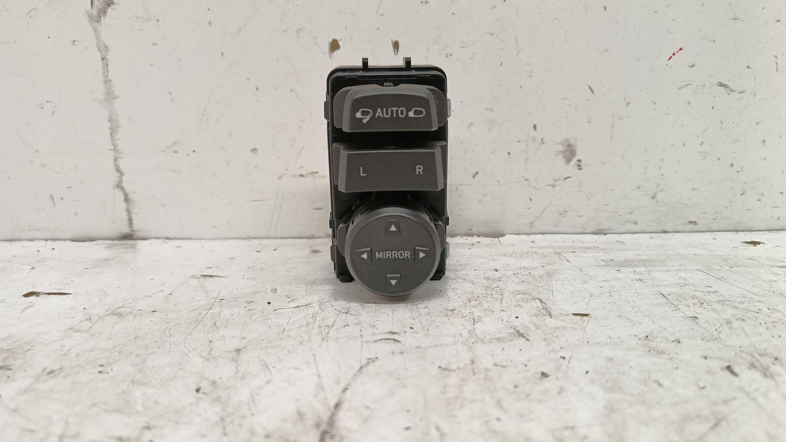 HYUNDAI I30 III PANEL mirror control switch button 93530-G3030