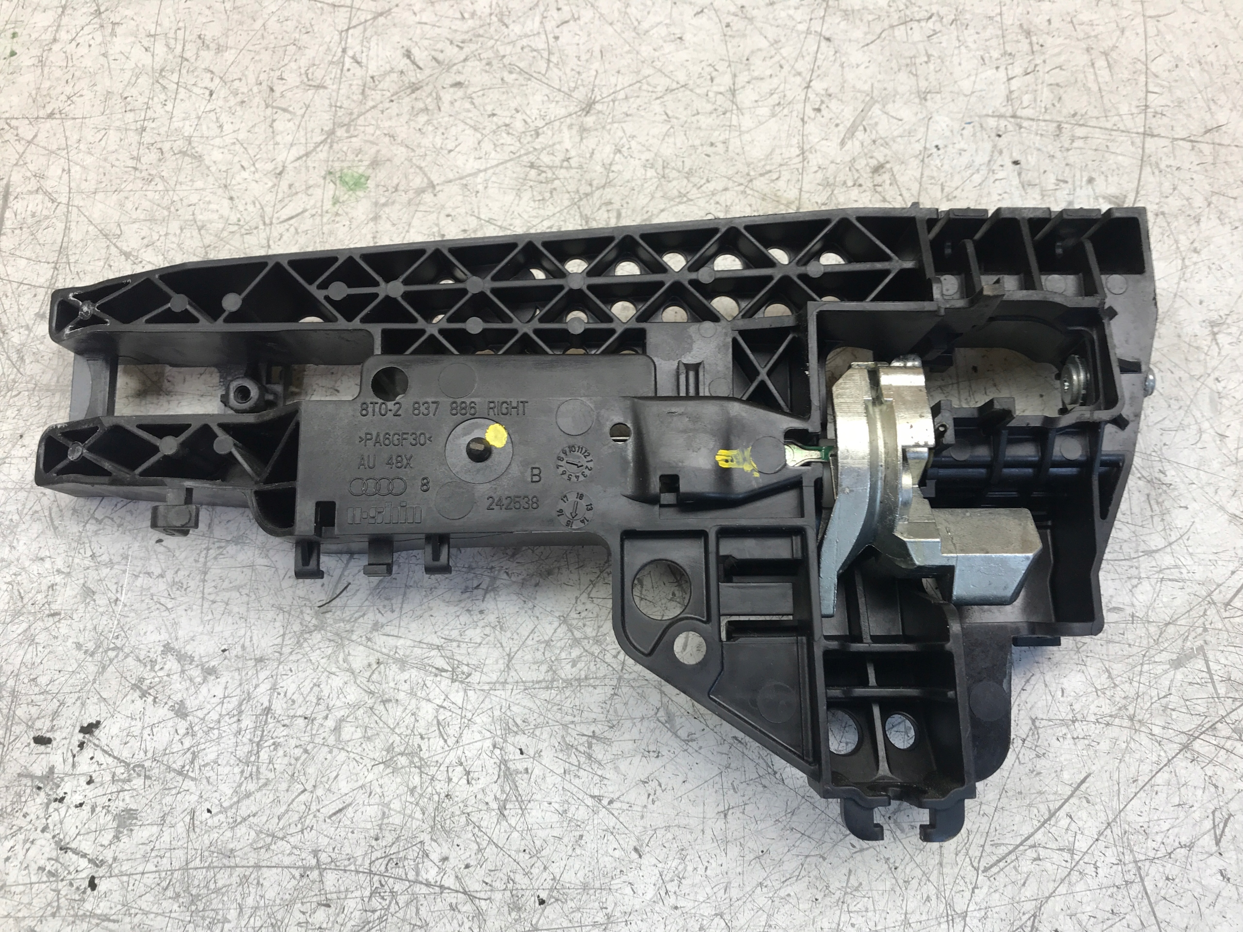 handle right front AUDI A4 B8 LIFT 8T0837886