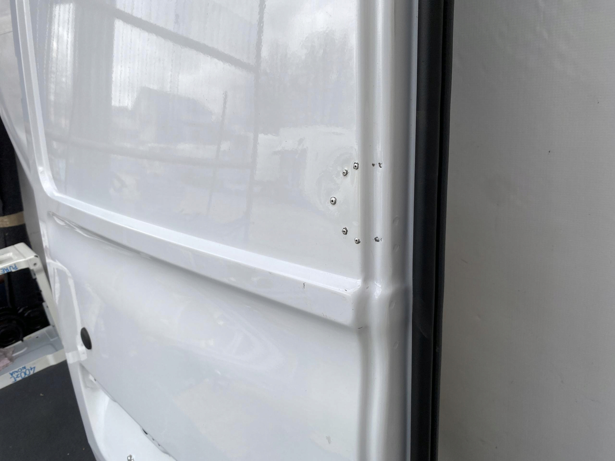 MASTER 3 4 MOVANO NV400 10- door rear. rear part left BIALE ORYGINALNE