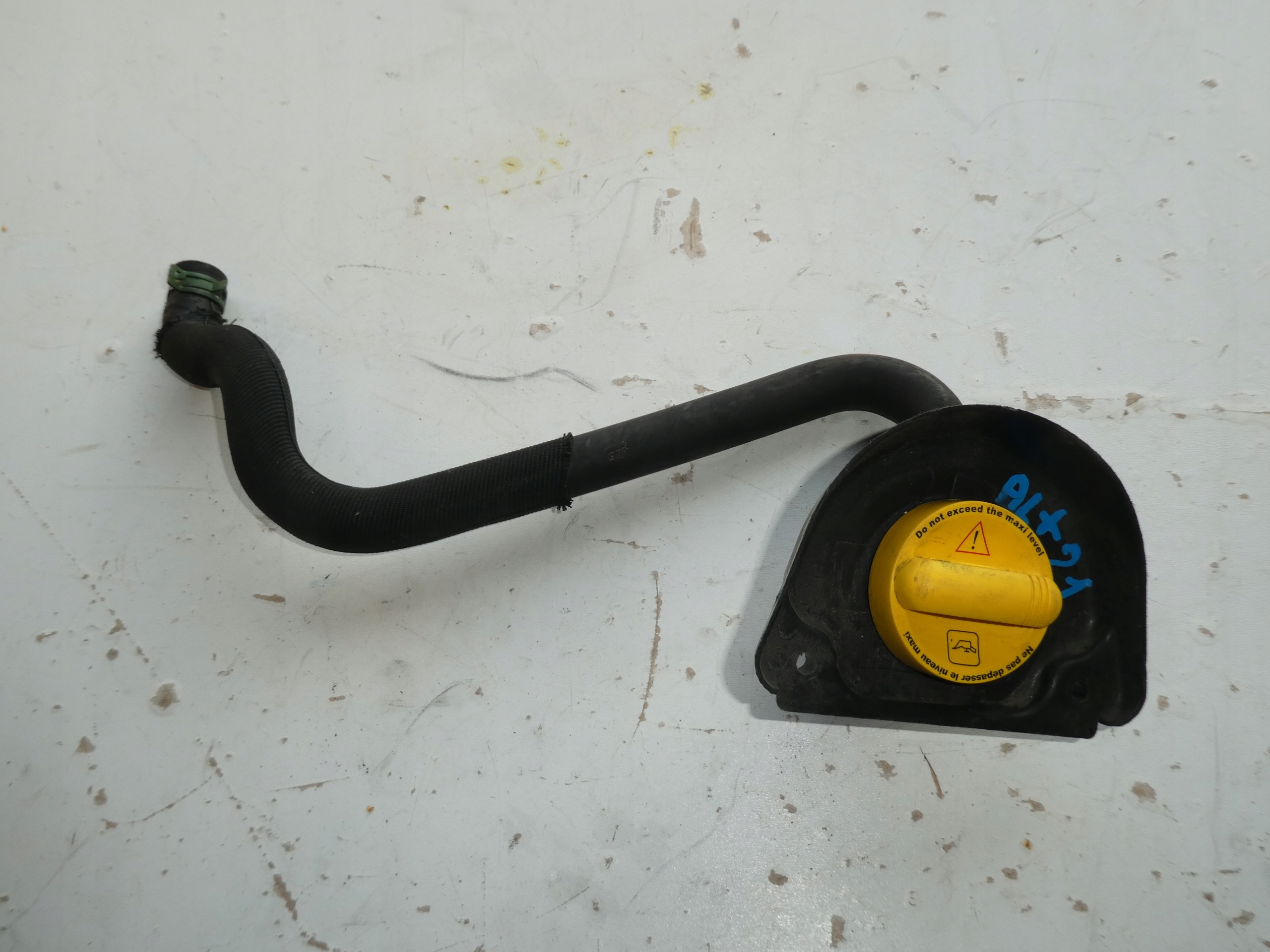 WLEW OLIO TAPPO RENAULT OPEL 8200795333