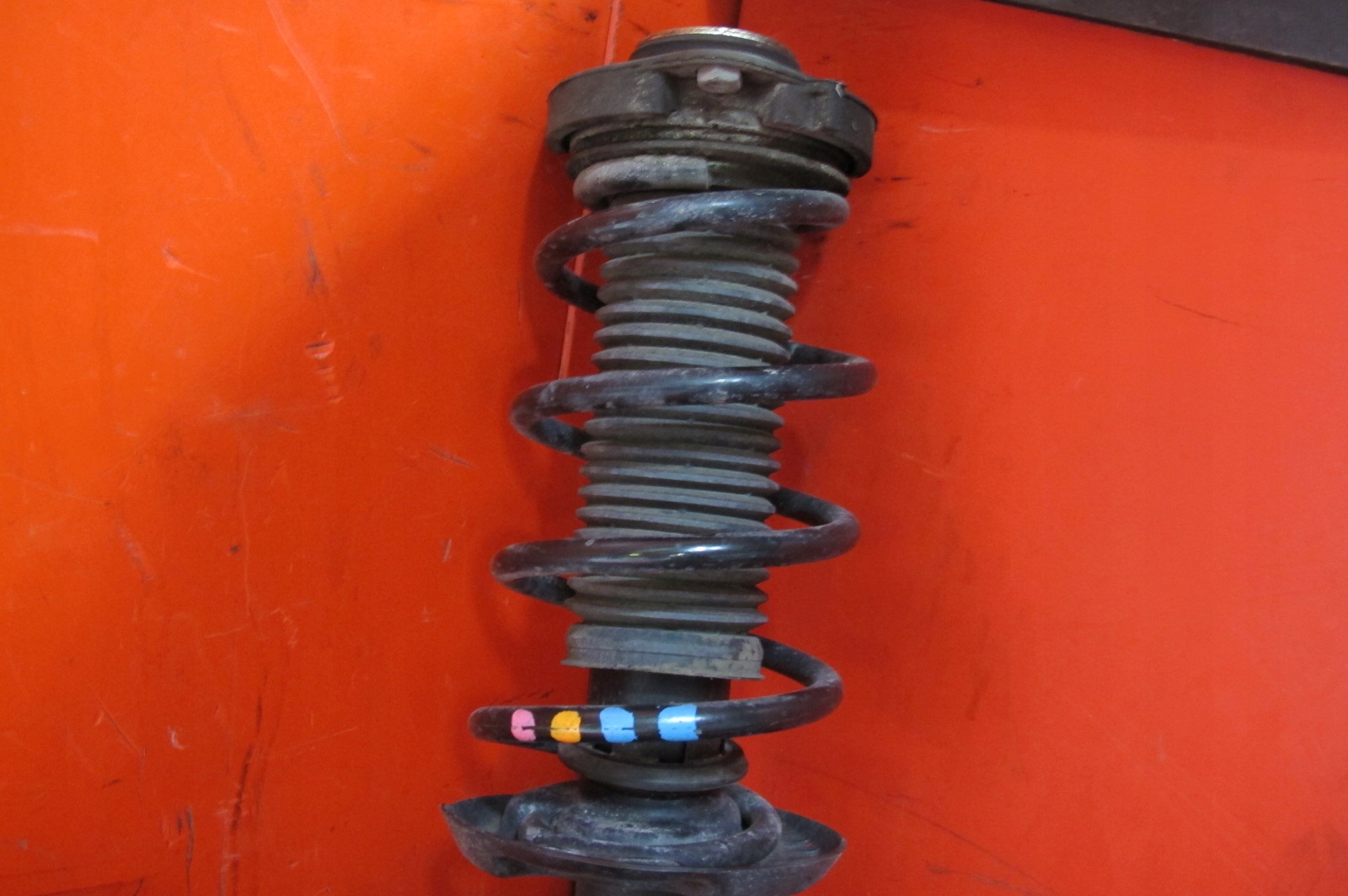 VW GOLF plus 5M1 5 V 1.9 TDI BXF swing AMOTYZATOR right front front