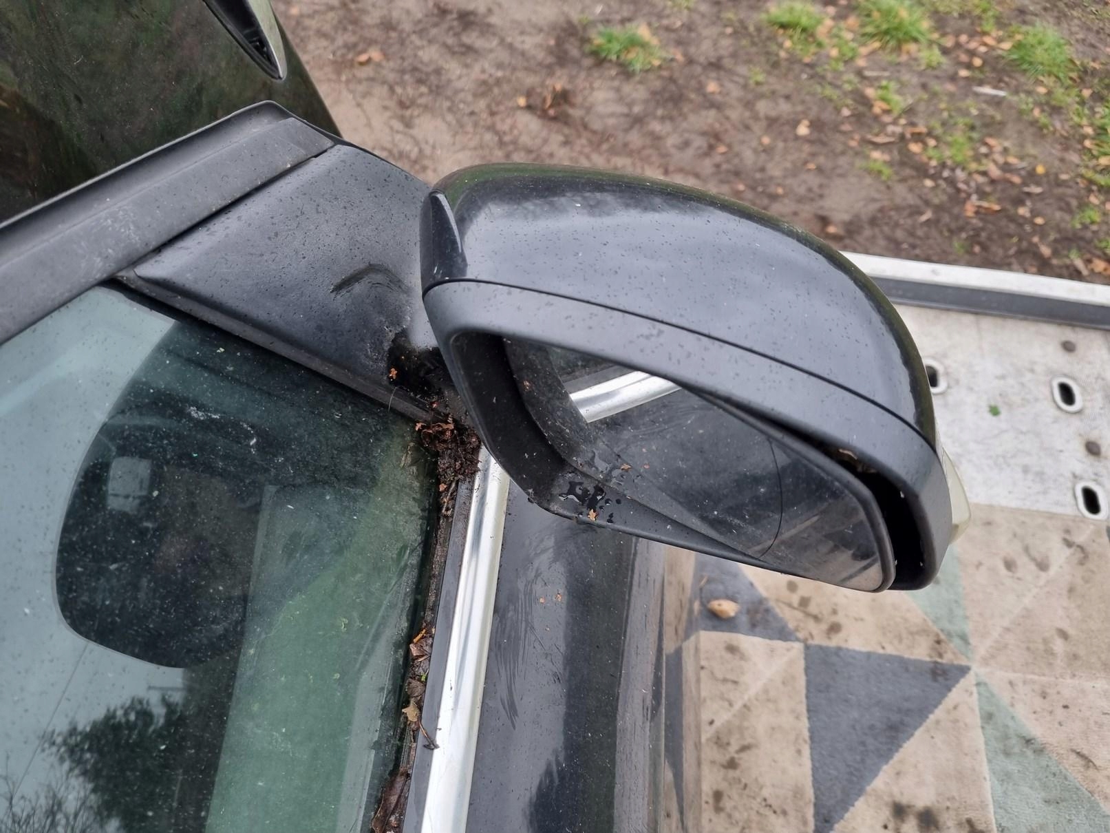 DRZWI PRAWY PRZÓD FORD FOCUS MK3 FB KOMPLETNE Strona zabudowy przód - prawa