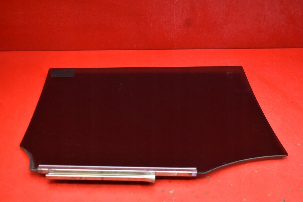 window side left rear part rear TOYOTA URBAN CRUISER 08-14