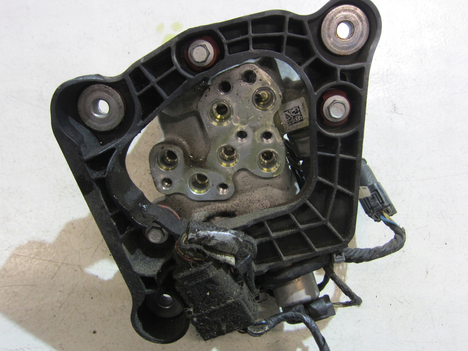 BLOK der Ventile DYNAMIC BMW F01 750i 6775258