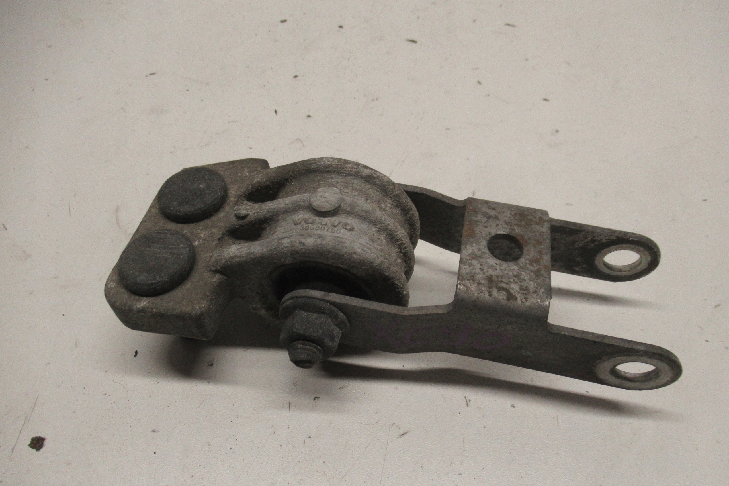 VOLVO XC90 PODUSZKA SILNIKA 30680750