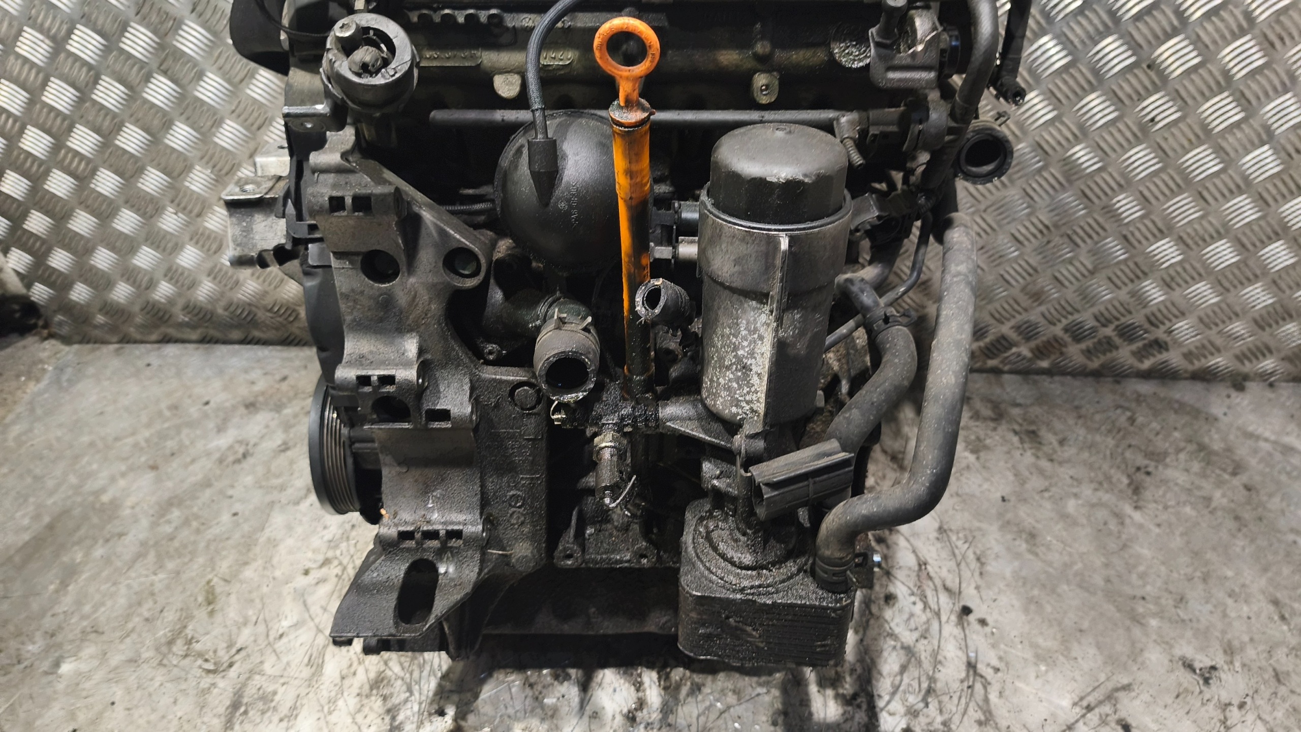engine unprotected pillar SEAT LEON 1.9TDI 2005r ASZ