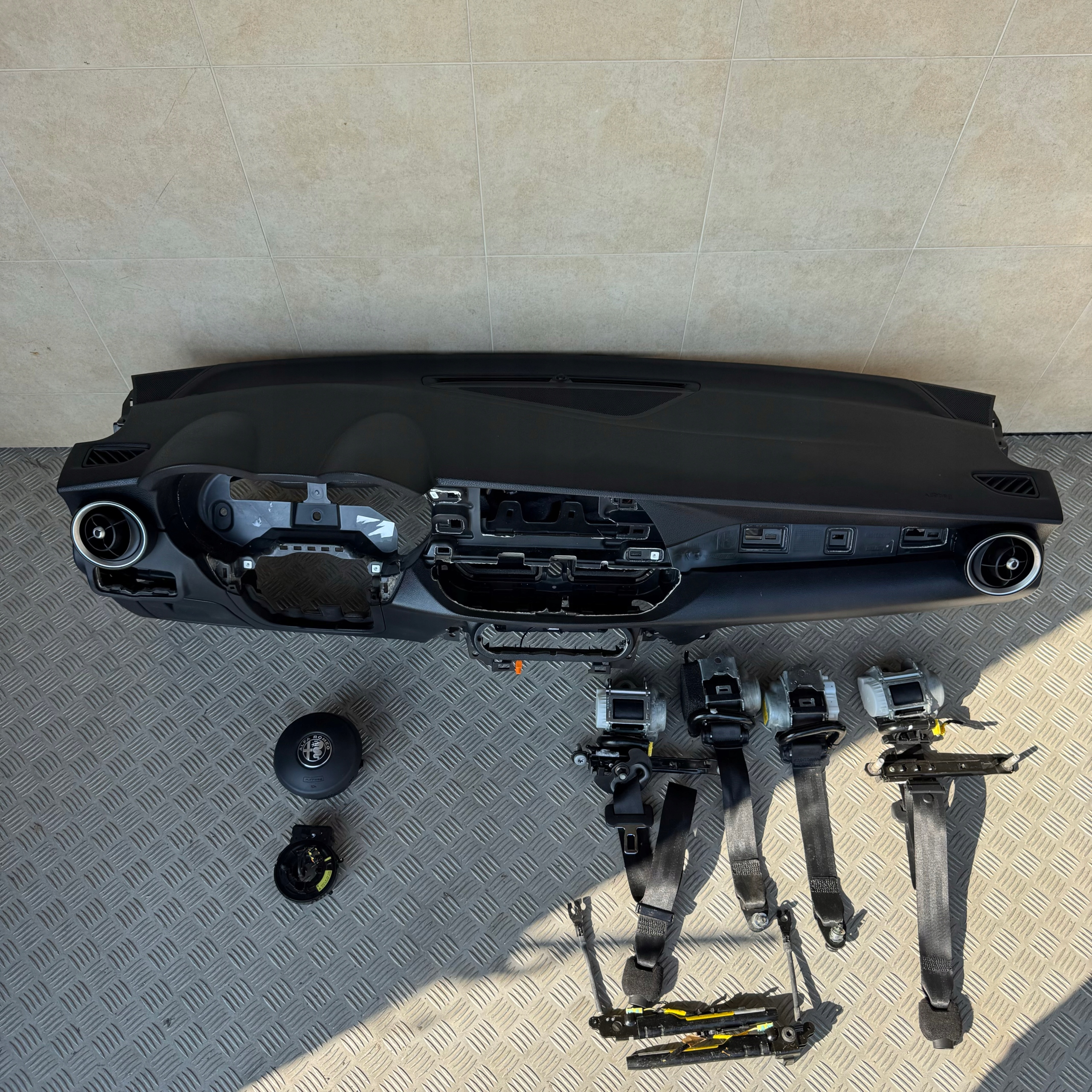 dashboard complete airbag console tension belts cockpit ALFA ROMEO STELVIO