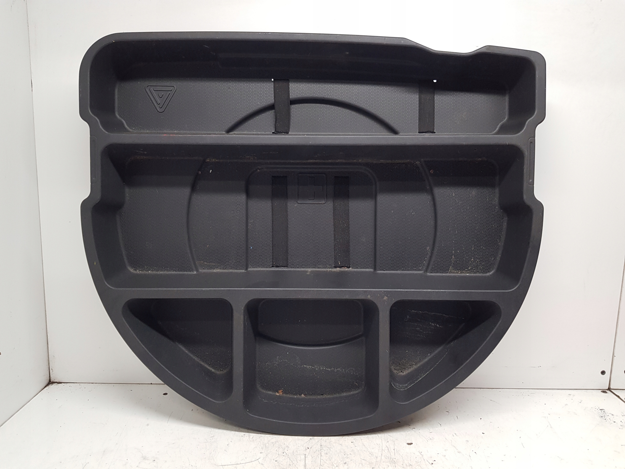 HYUNDAI I20 KUWETA passenger compartment boot 85726-1J000