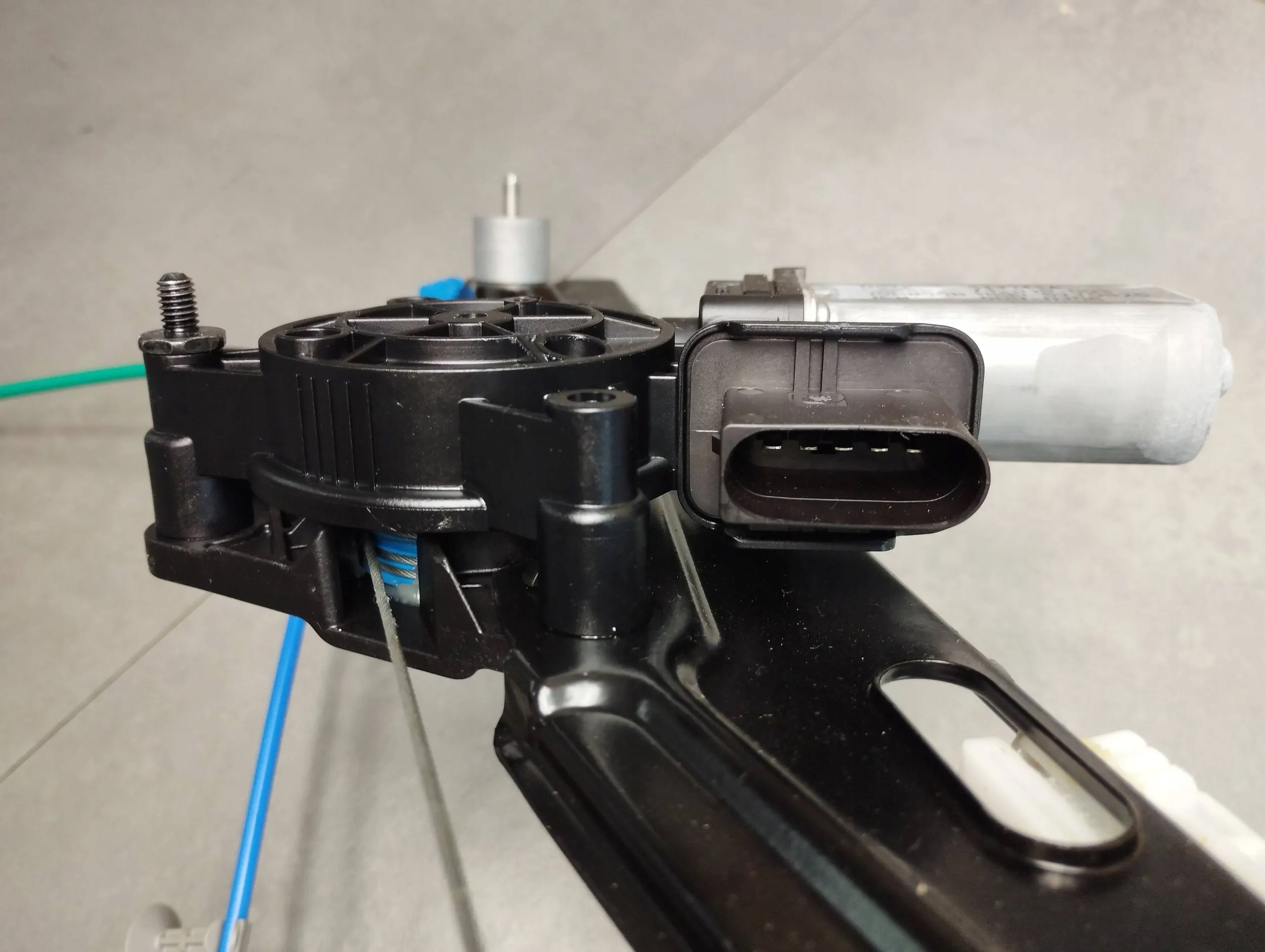 BMW X1 F48 mechanism windows left front 7349513