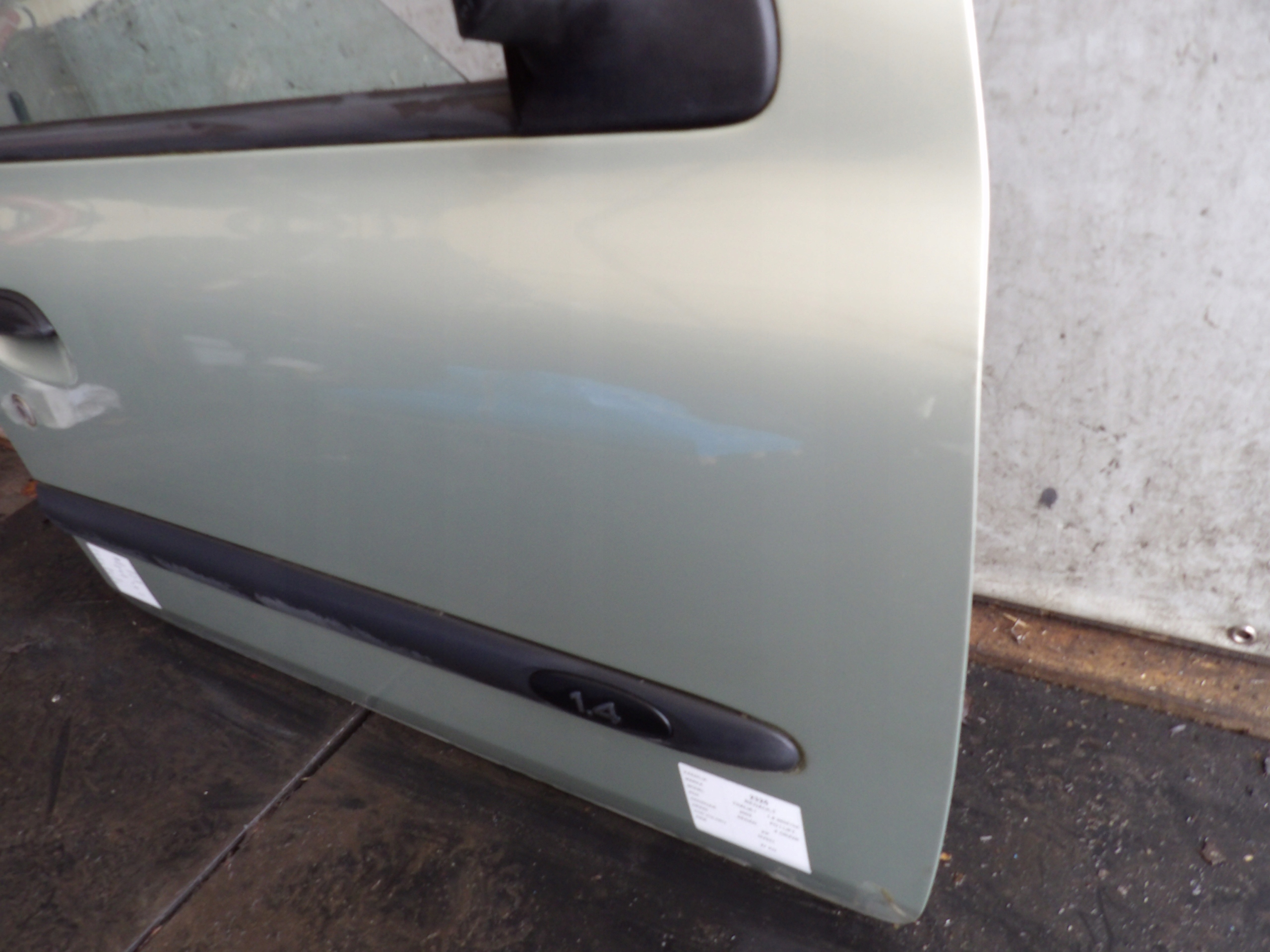 Renault Thalia and door front right lak. NV931