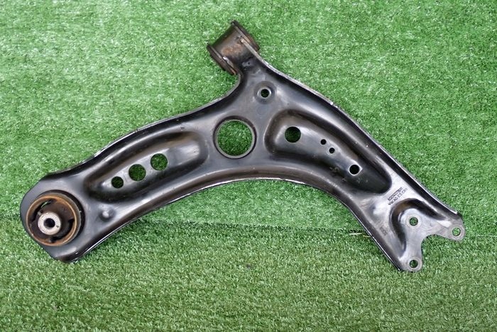 VW AUDI SEAT SKODA Querlenker links 5Q0407151T