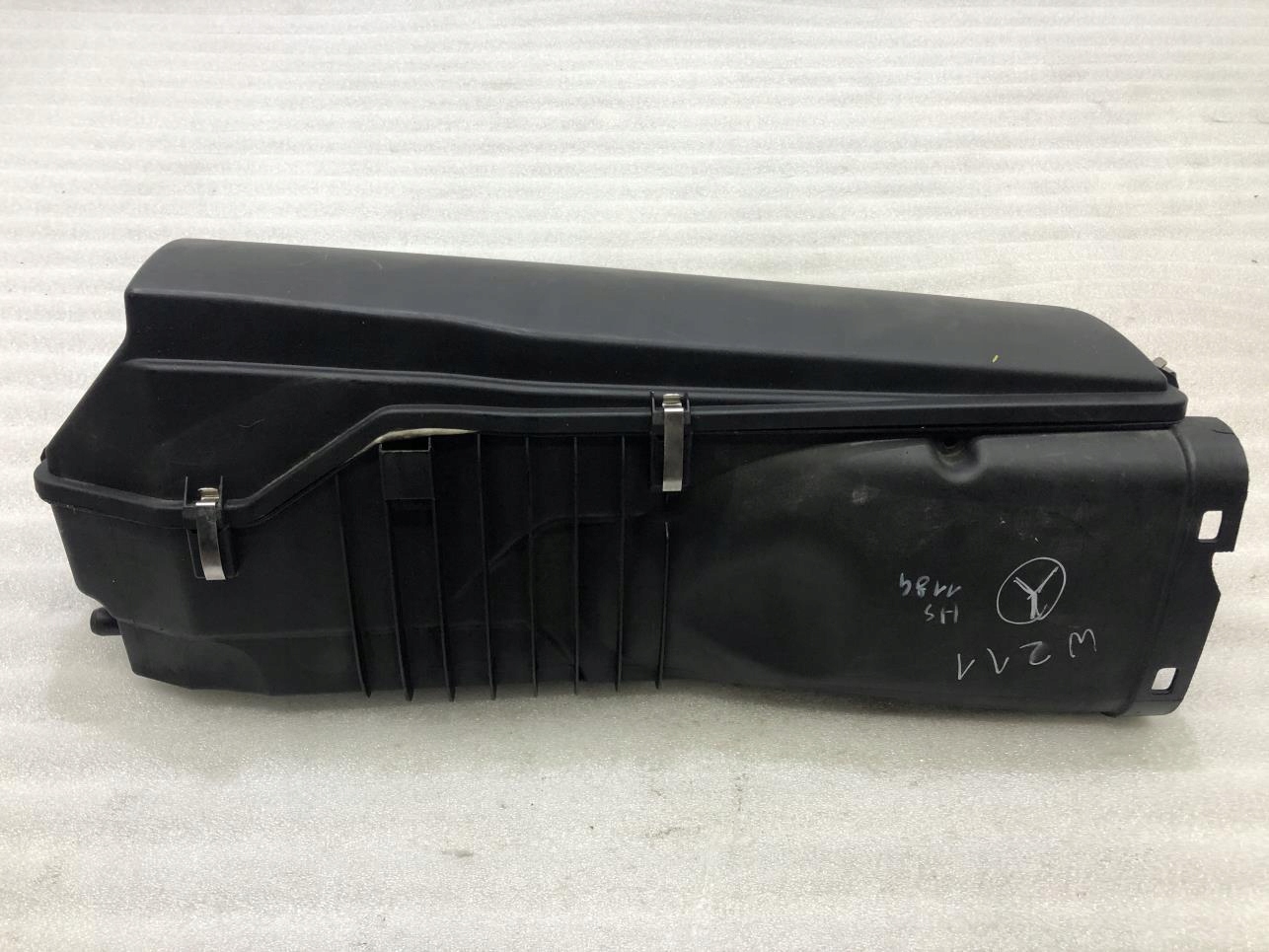 A6460901001 - Корпус воздушного фильтра MERCEDES E-Class W211 2.2