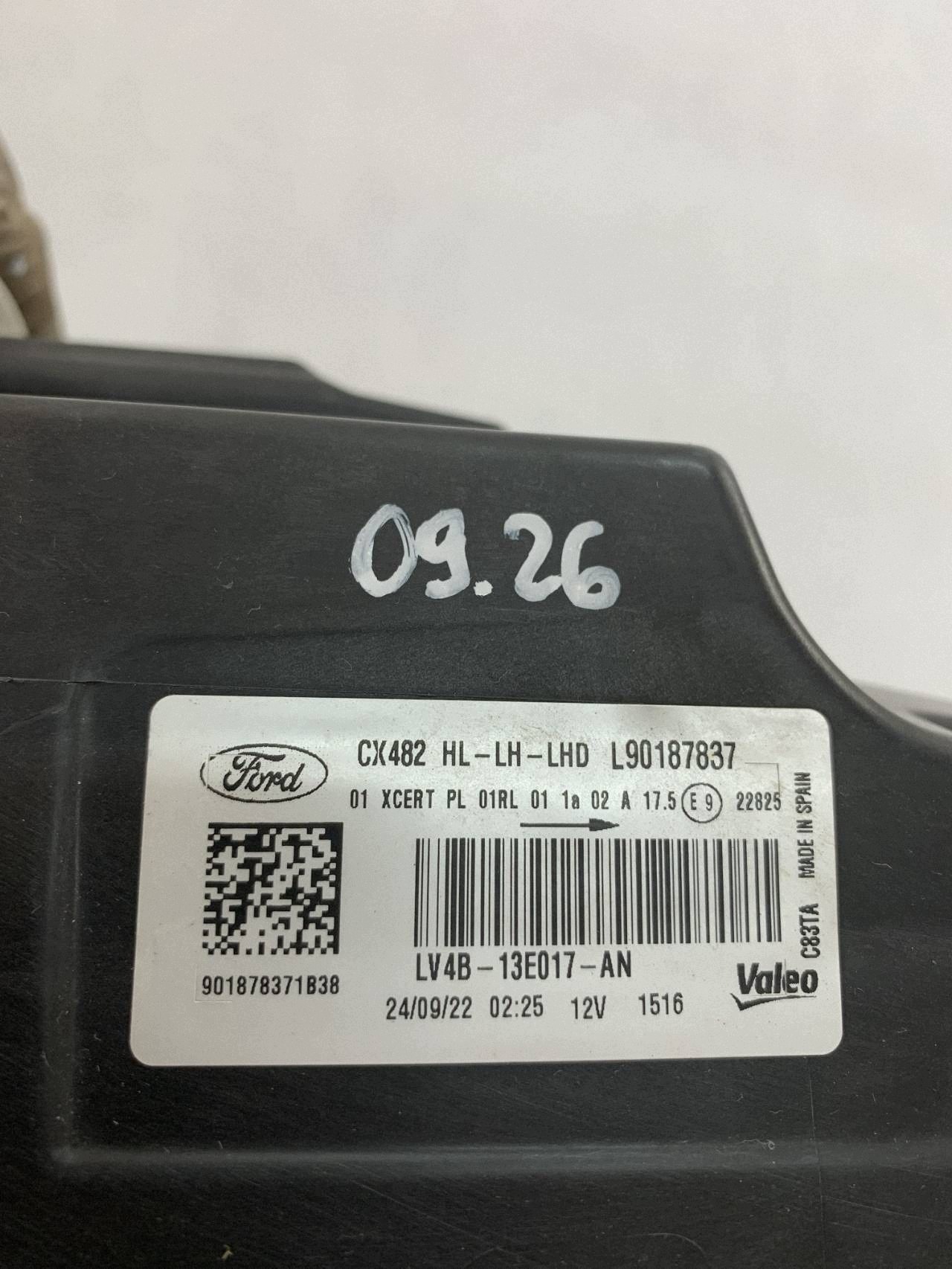 Reflektor light left Ford Kuga 3 III 19-23r Fullled LV4B-13E017-AN 09.26
